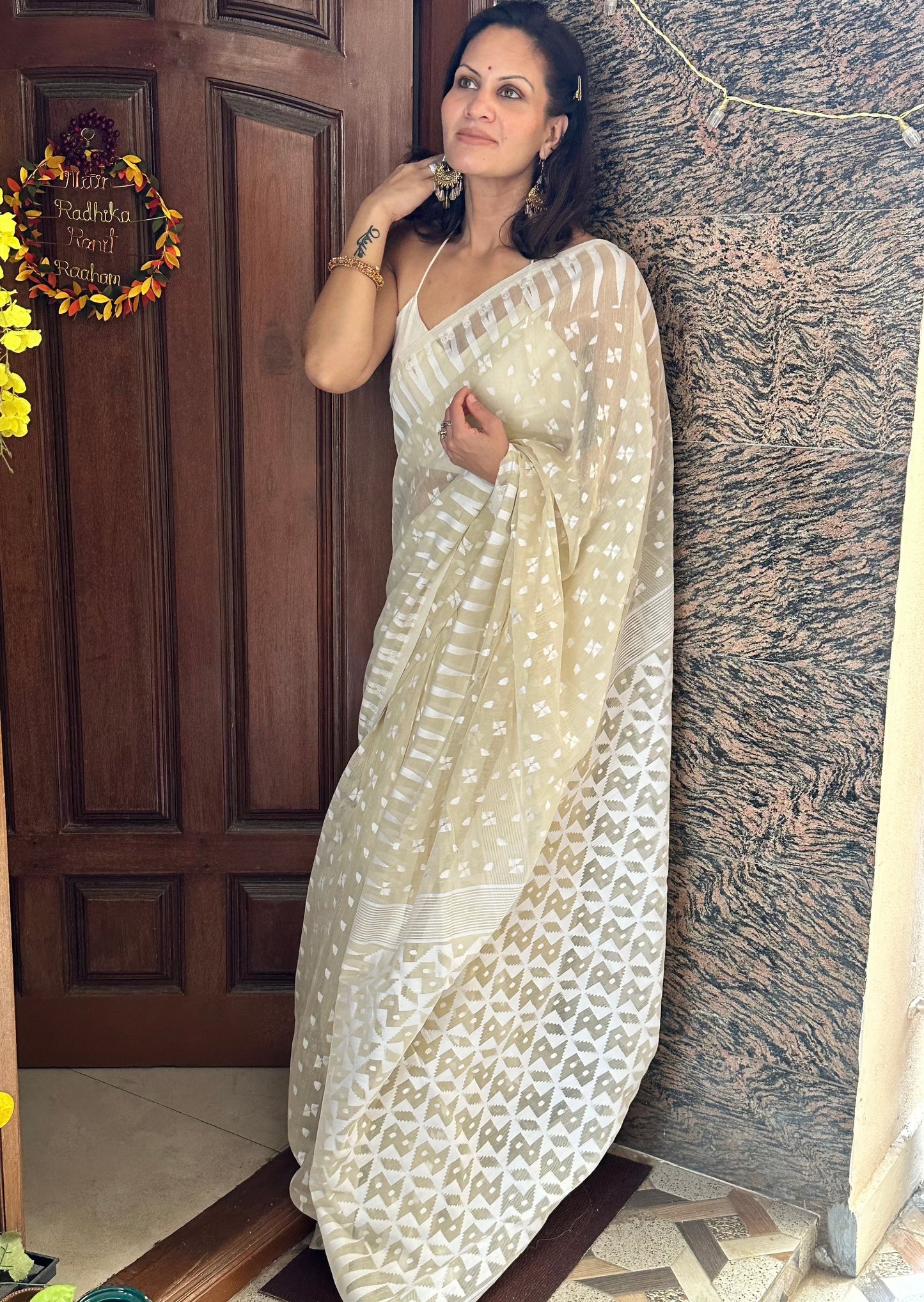 Beige Cotton Silk Jamdani Sari - Raahini