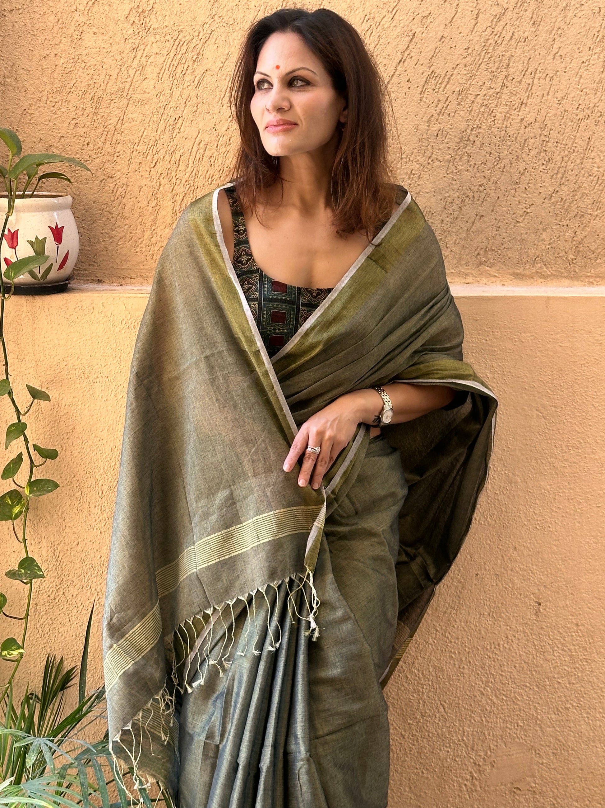 Mehendi Green Pure Mul Mul Handwoven Tissue Cotton Sari - Raahini