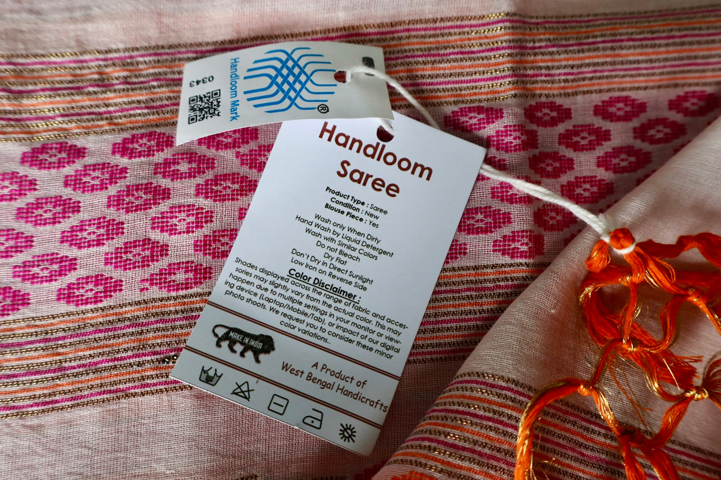 Pinkish Beige Handloom Pure Cotton Jamdani Saree with Intricate Floral Work with Handloom Mark Card