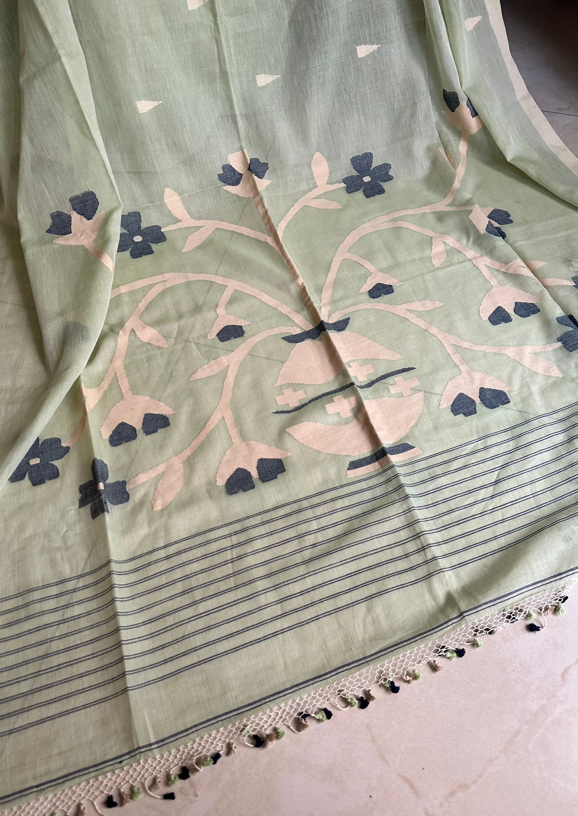 Hand Spun Pure Fine Cotton Jamdani Sari - Raahini