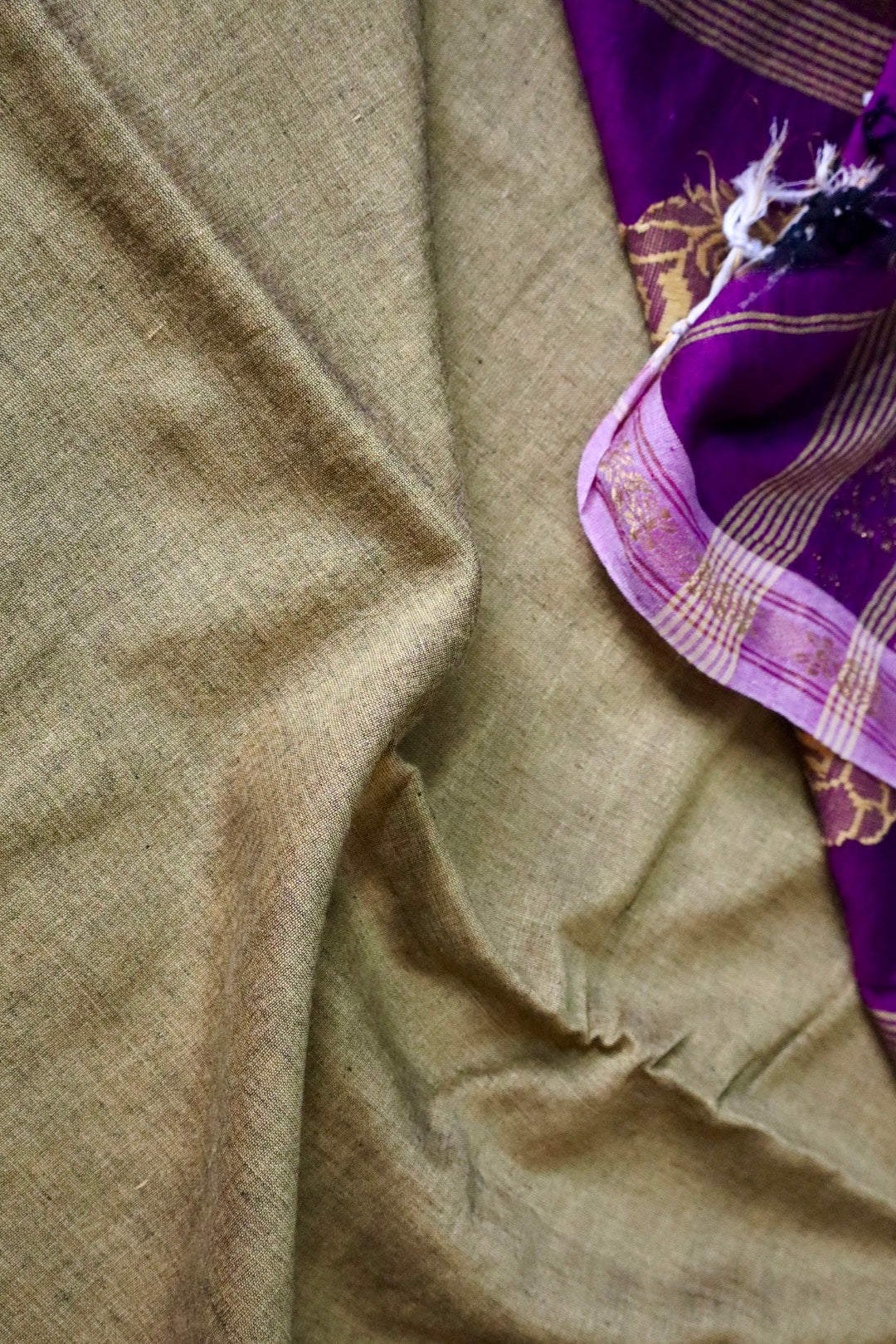Mauve Handloom Cotton Jamdani Saree with Intricate Work on Body and Ambi Pallu