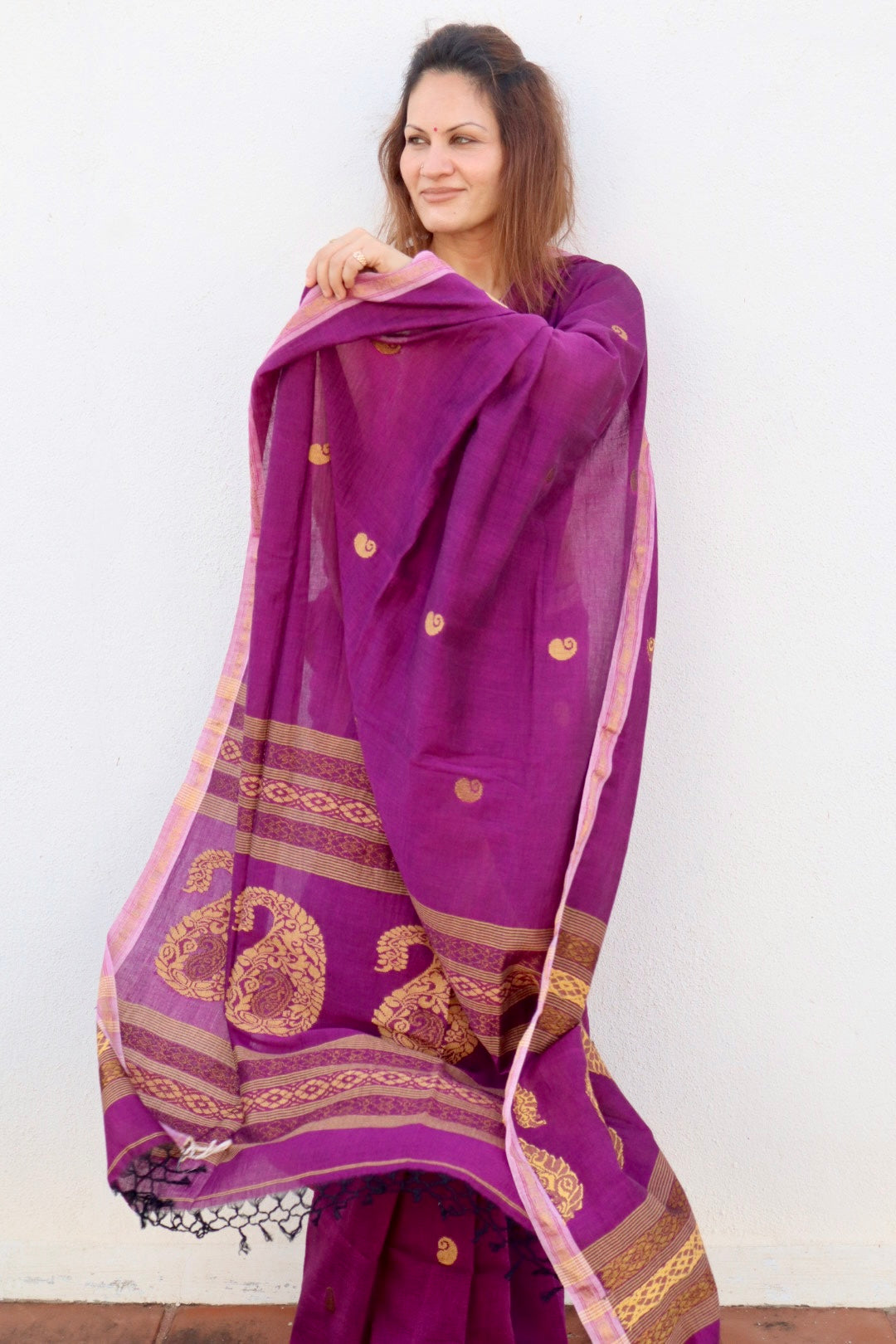 Mauve Handloom Cotton Jamdani Saree with Intricate Work on Body and Ambi Pallu