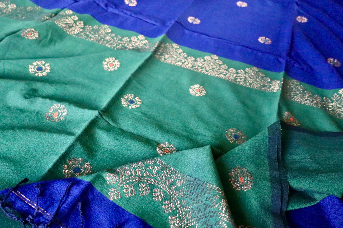 Blue & Green Premium Cotton Acrylic Handloom Jamdani Saree with Fine Zari Work