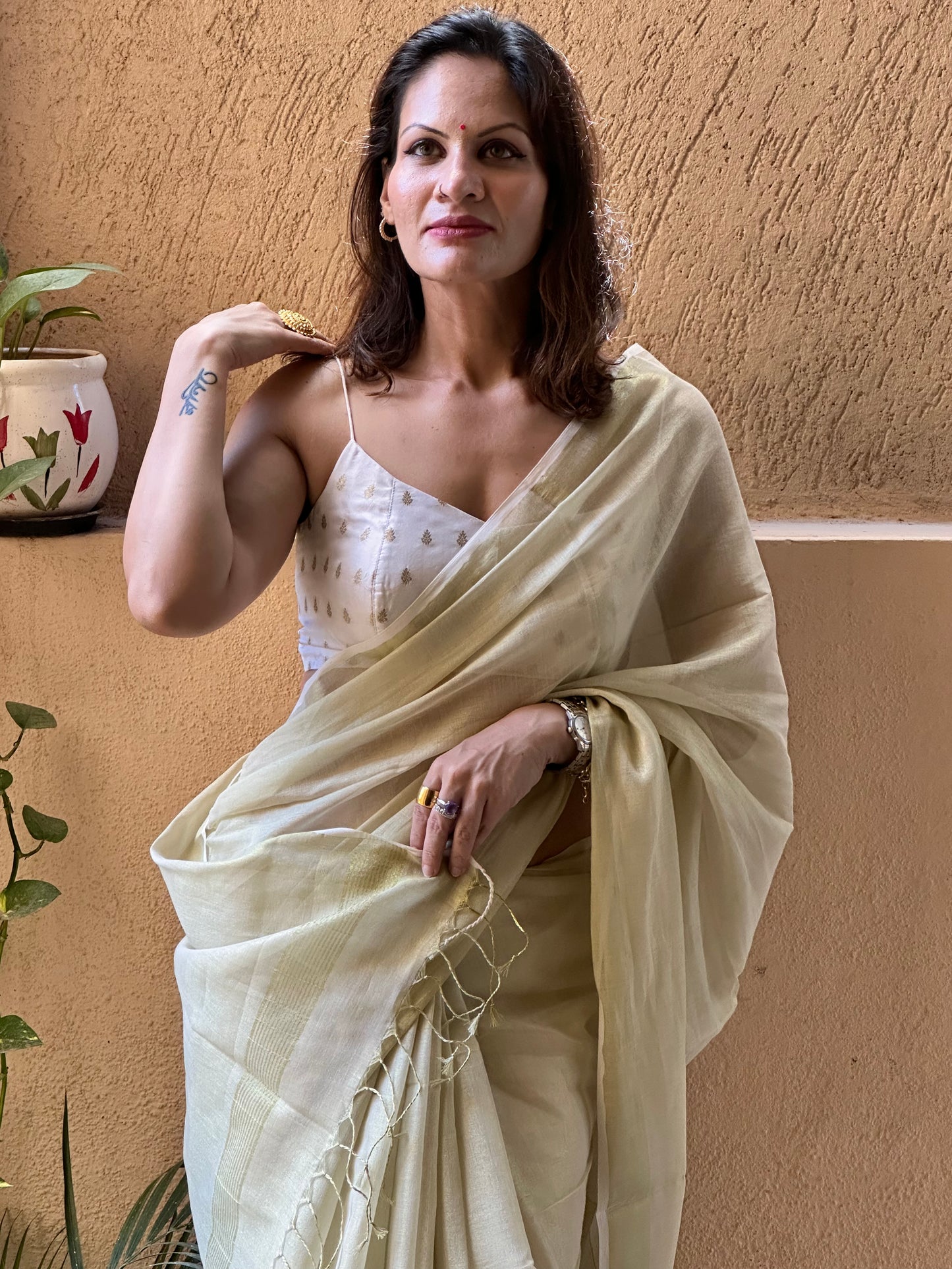 Cream Pure Mul Mul Handwoven Tissue Cotton Sari - Raahini