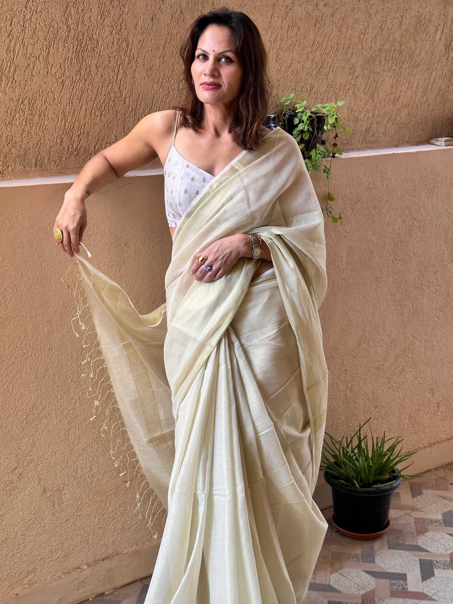 Cream Pure Mul Mul Handwoven Tissue Cotton Sari - Raahini