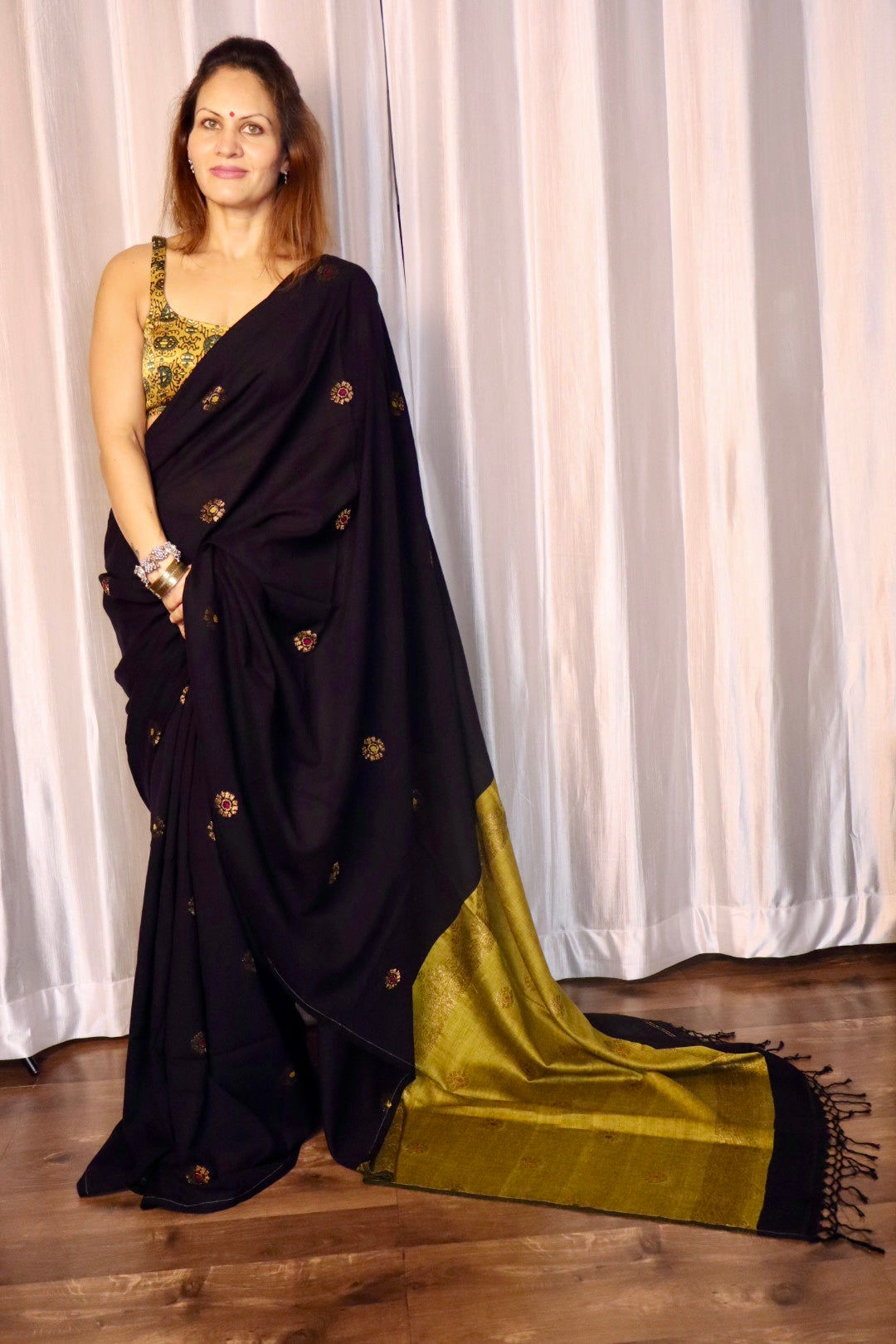 Black & Mustard Premium Cotton Acrylic Handloom Jamdani Saree with Fine Zari Work