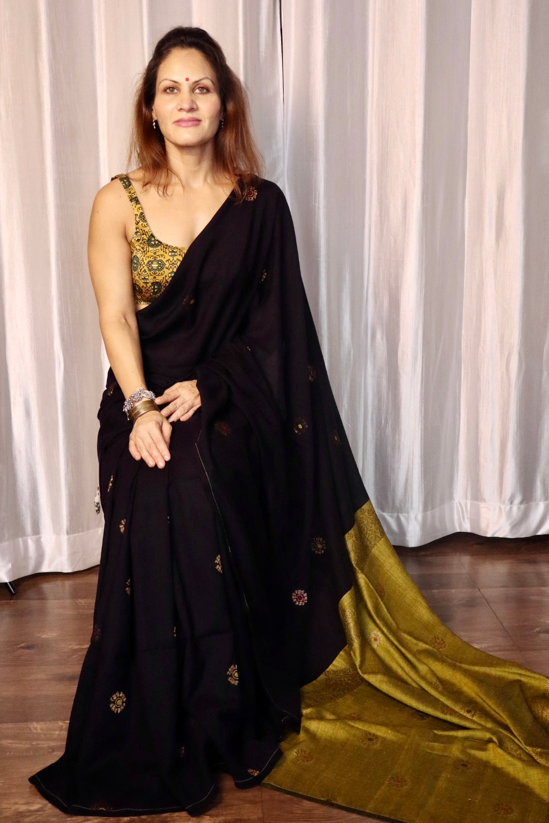 Black & Mustard Premium Cotton Acrylic Handloom Jamdani Saree with Fine Zari Work
