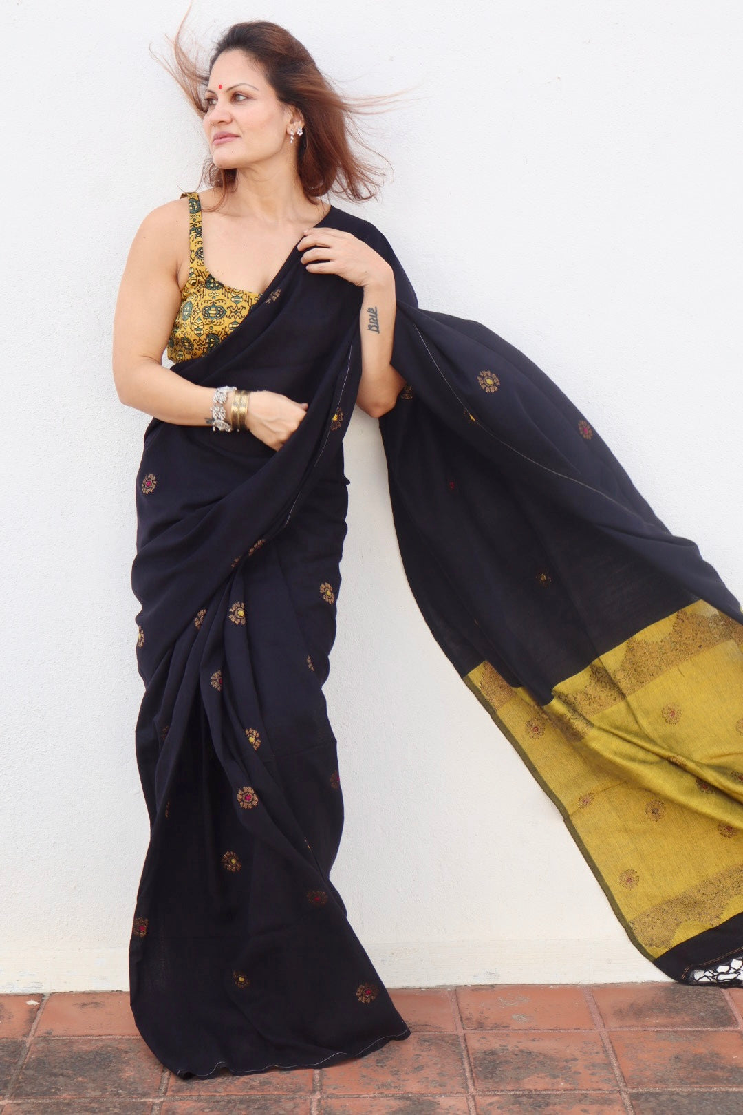 Black & Mustard Premium Cotton Acrylic Handloom Jamdani Saree with Fine Zari Work