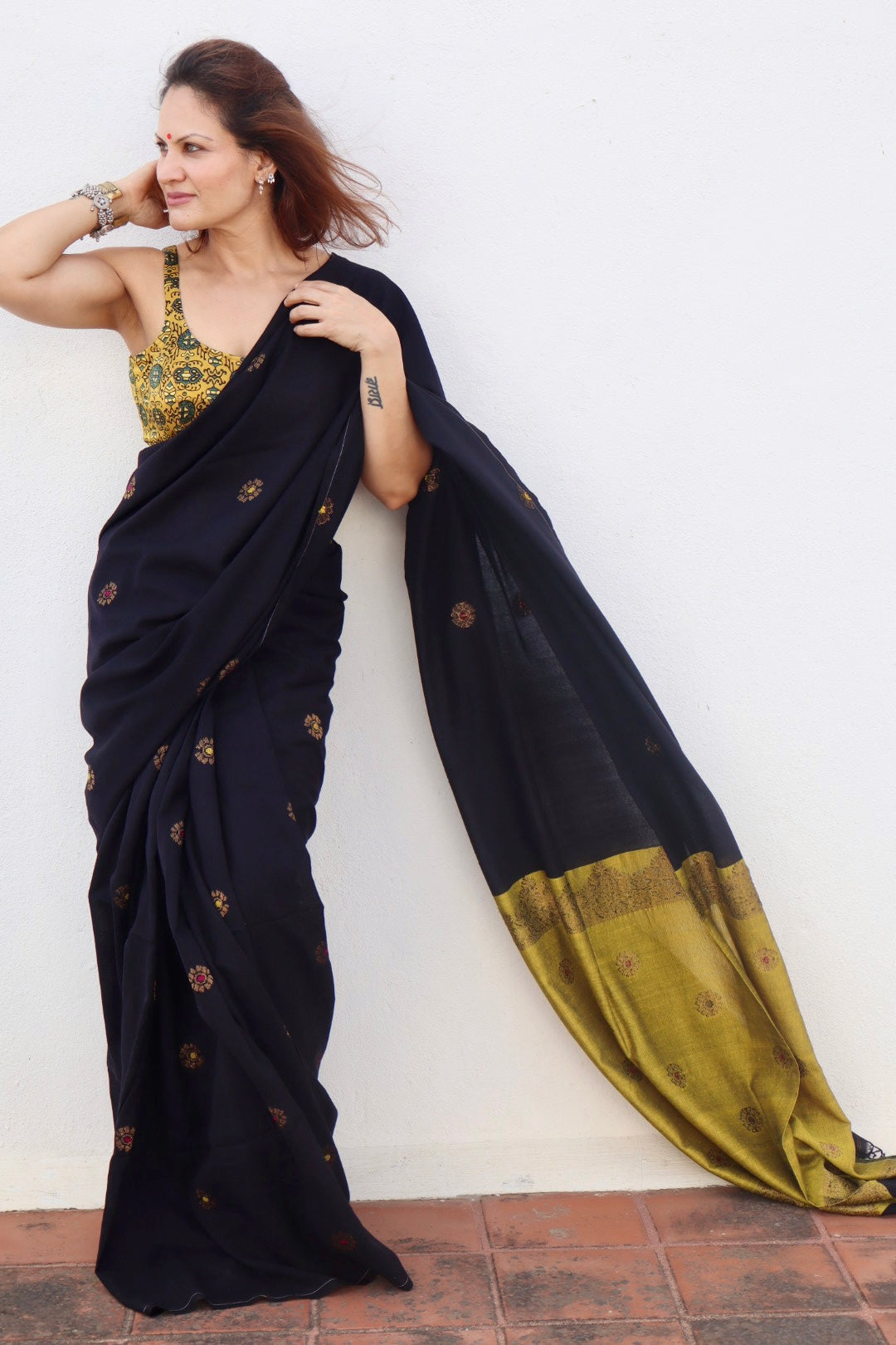Black & Mustard Premium Cotton Acrylic Handloom Jamdani Saree with Fine Zari Work