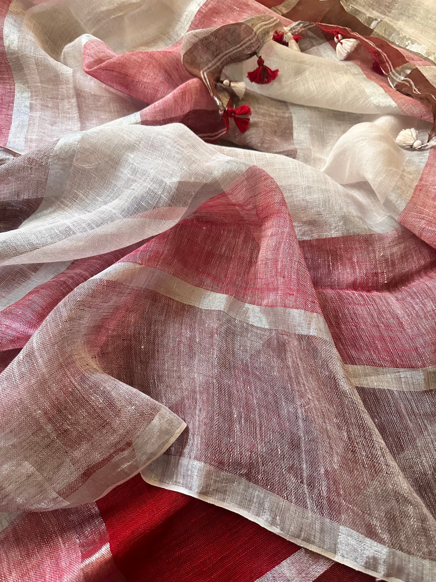 Maroon, Red, & White Handloom Pure Linen Checks Sari