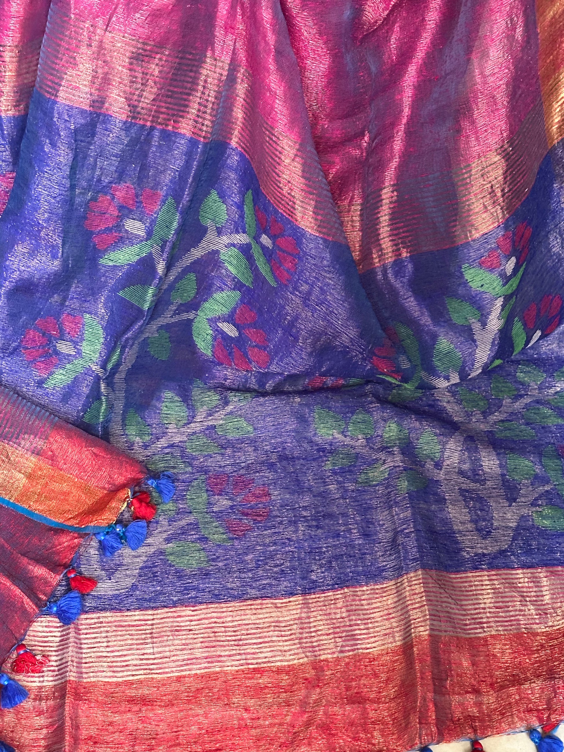 Matka Silk Tissue with Intricate Jamdani Work Over Pallu - Raahini