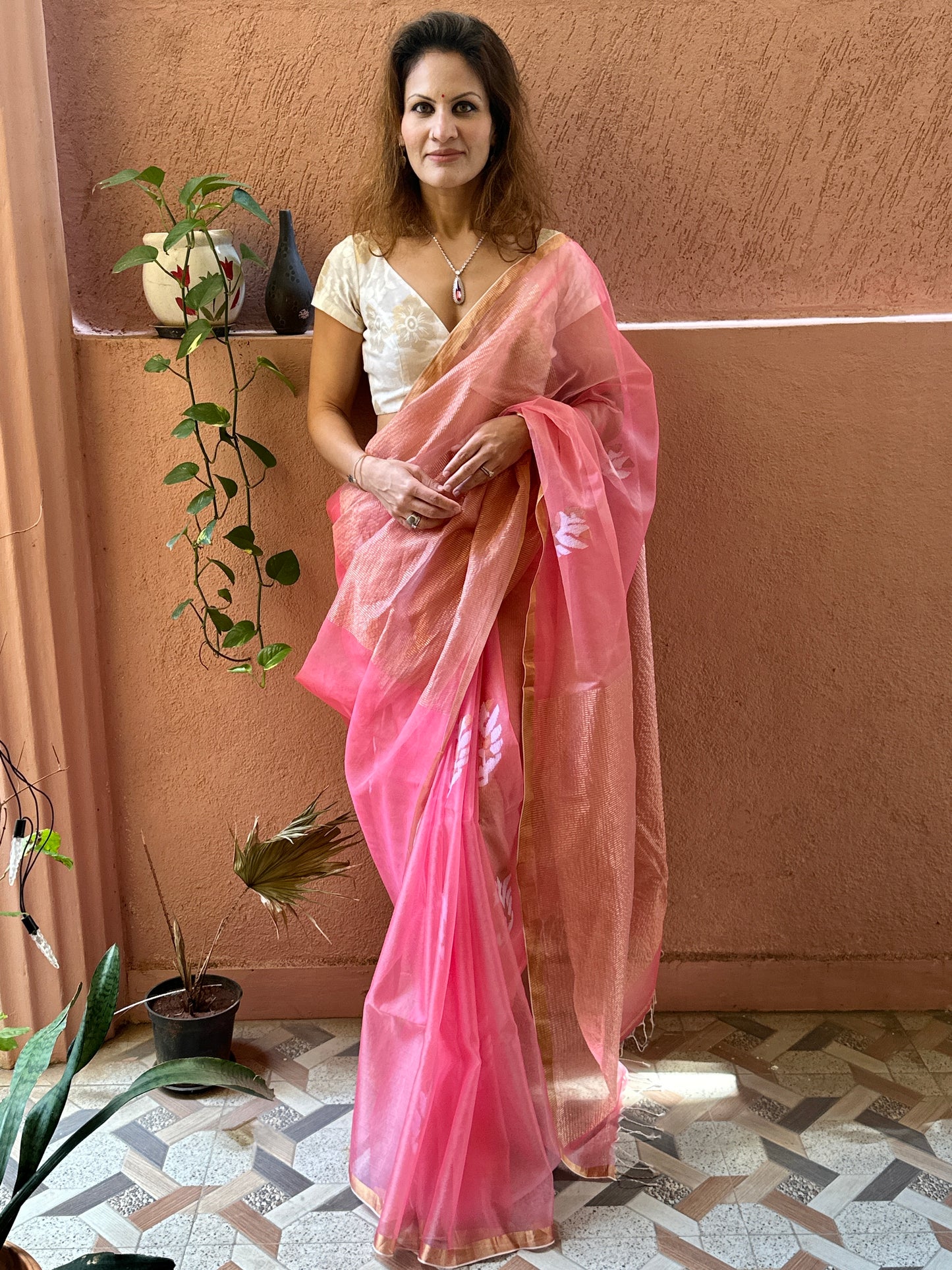 Peach Pure Muslin Silk Handloom Jamdani Saree with Zari Work