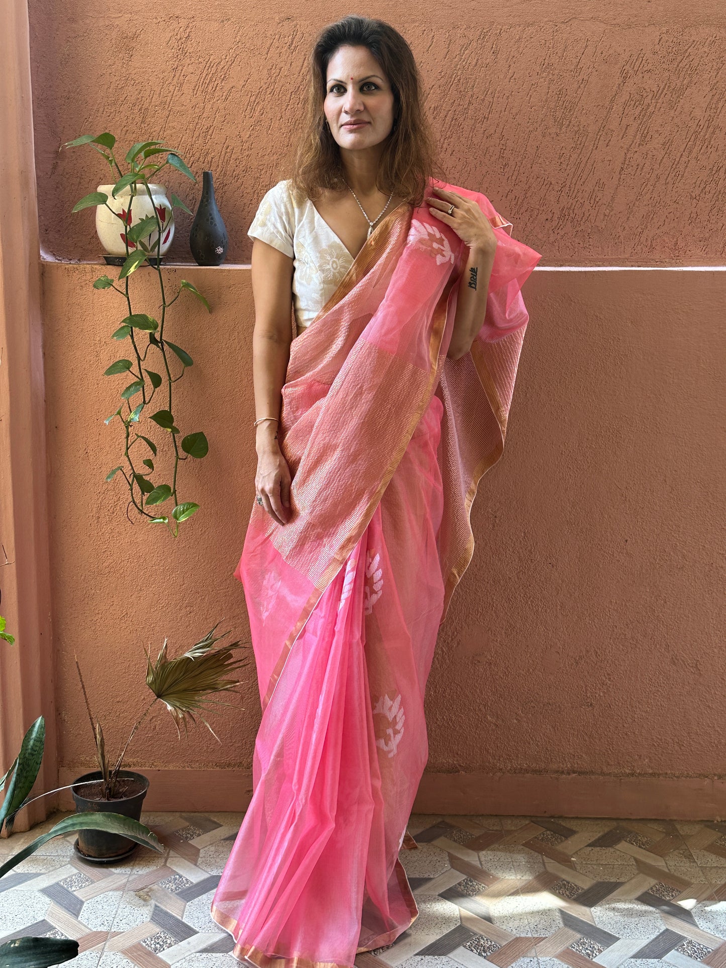 Peach Pure Muslin Silk Handloom Jamdani Saree with Zari Work