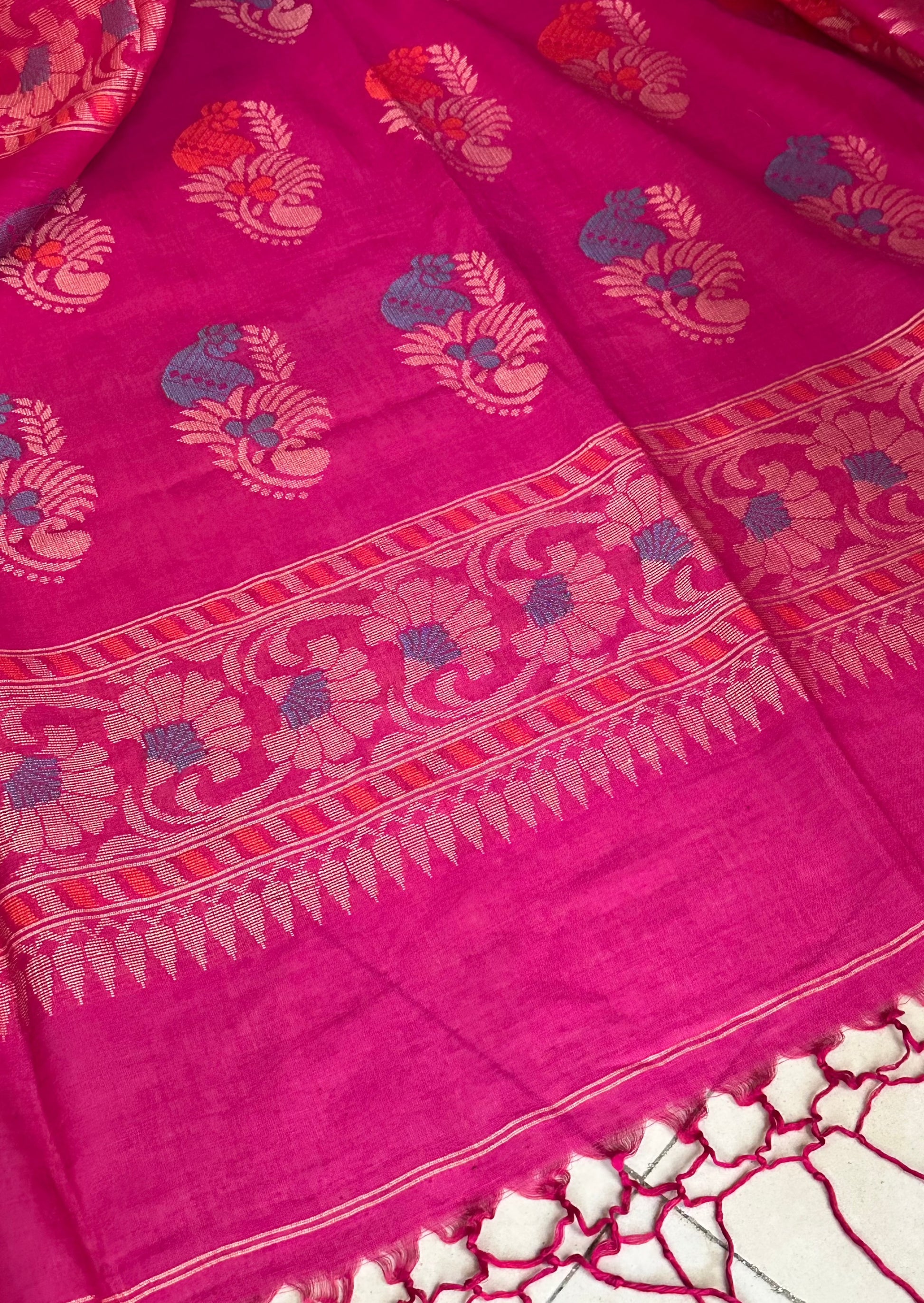 Pure Cotton Handloom Super Soft Jamdani with Woven Motifs - Raahini