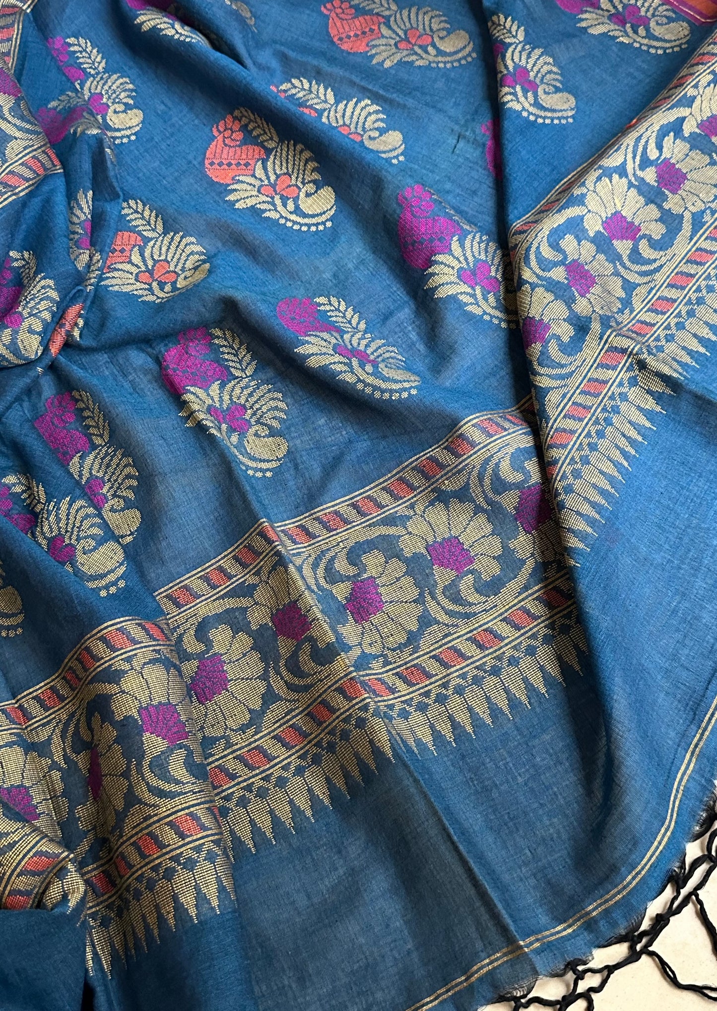 Pure Cotton Handloom Super Soft Jamdani with Woven Motifs - Raahini