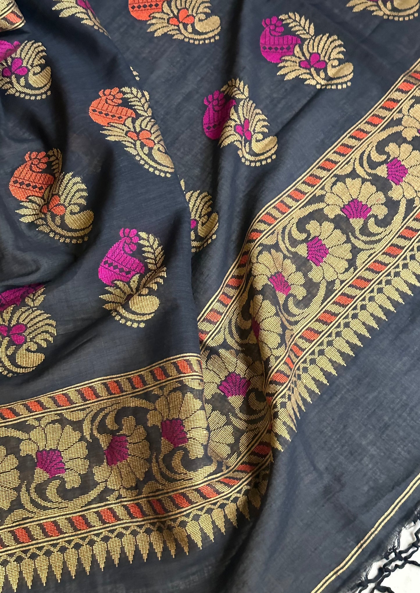 Pure Cotton Handloom Super Soft Jamdani with Woven Motifs - Raahini