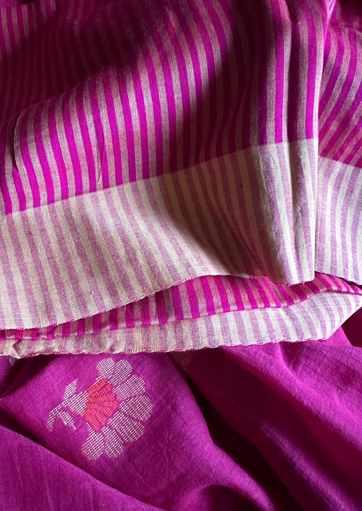 Pure Cotton Handloom Super Soft Jamdani with Woven Motifs - Raahini