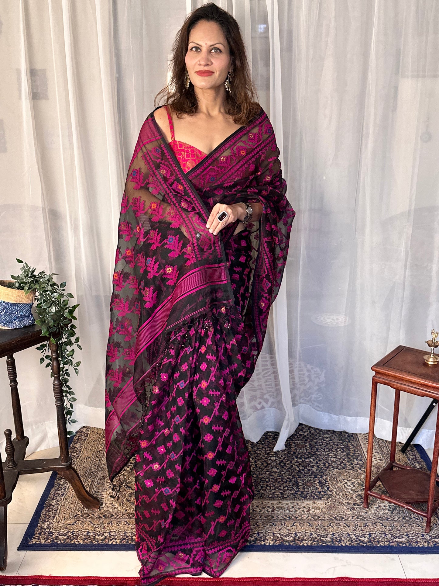 Black & Pink Pure Muslin Silk Handloom Jamdani Sari