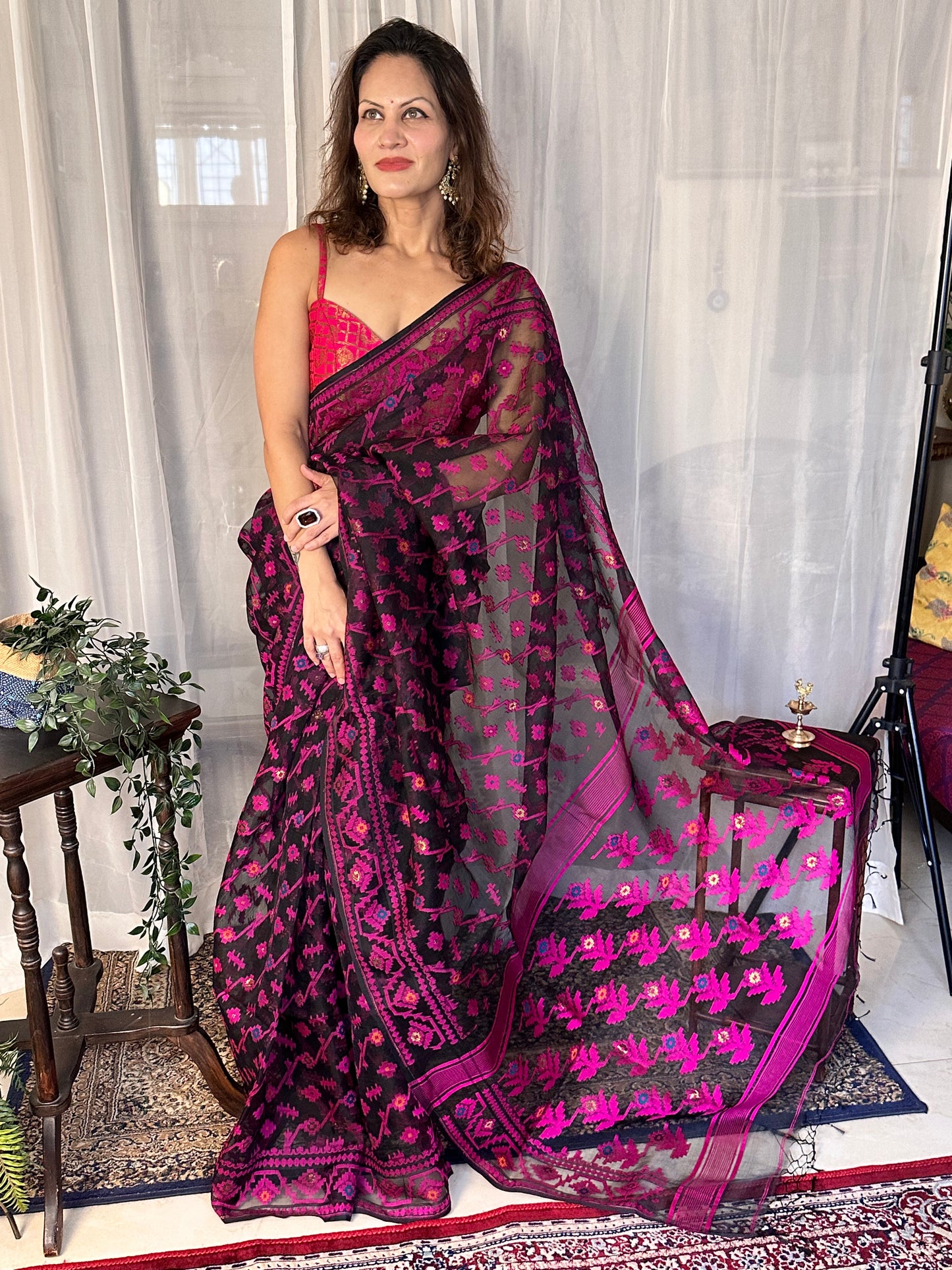 Black & Pink Pure Muslin Silk Handloom Jamdani Sari