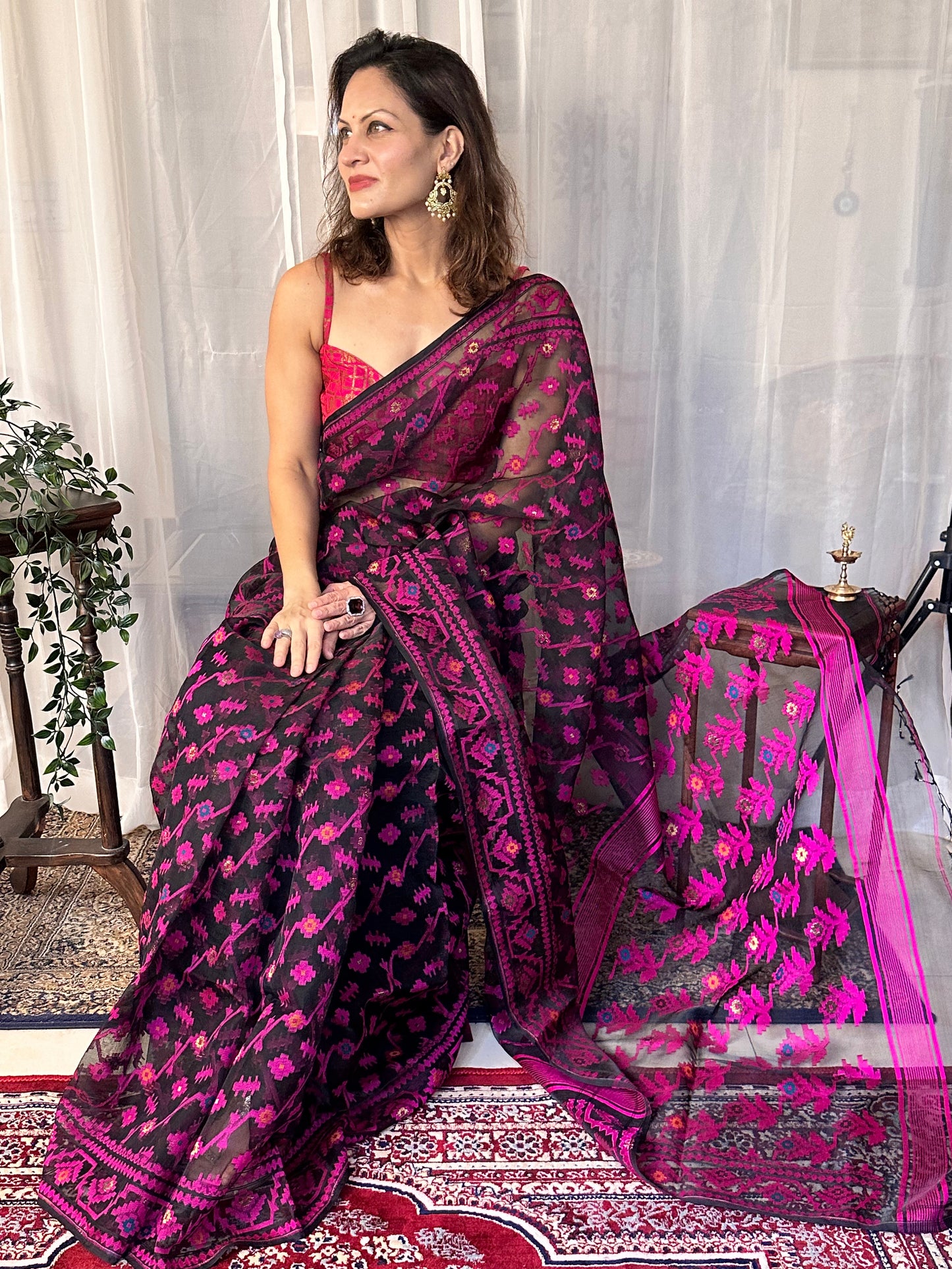 Black & Pink Pure Muslin Silk Handloom Jamdani Sari