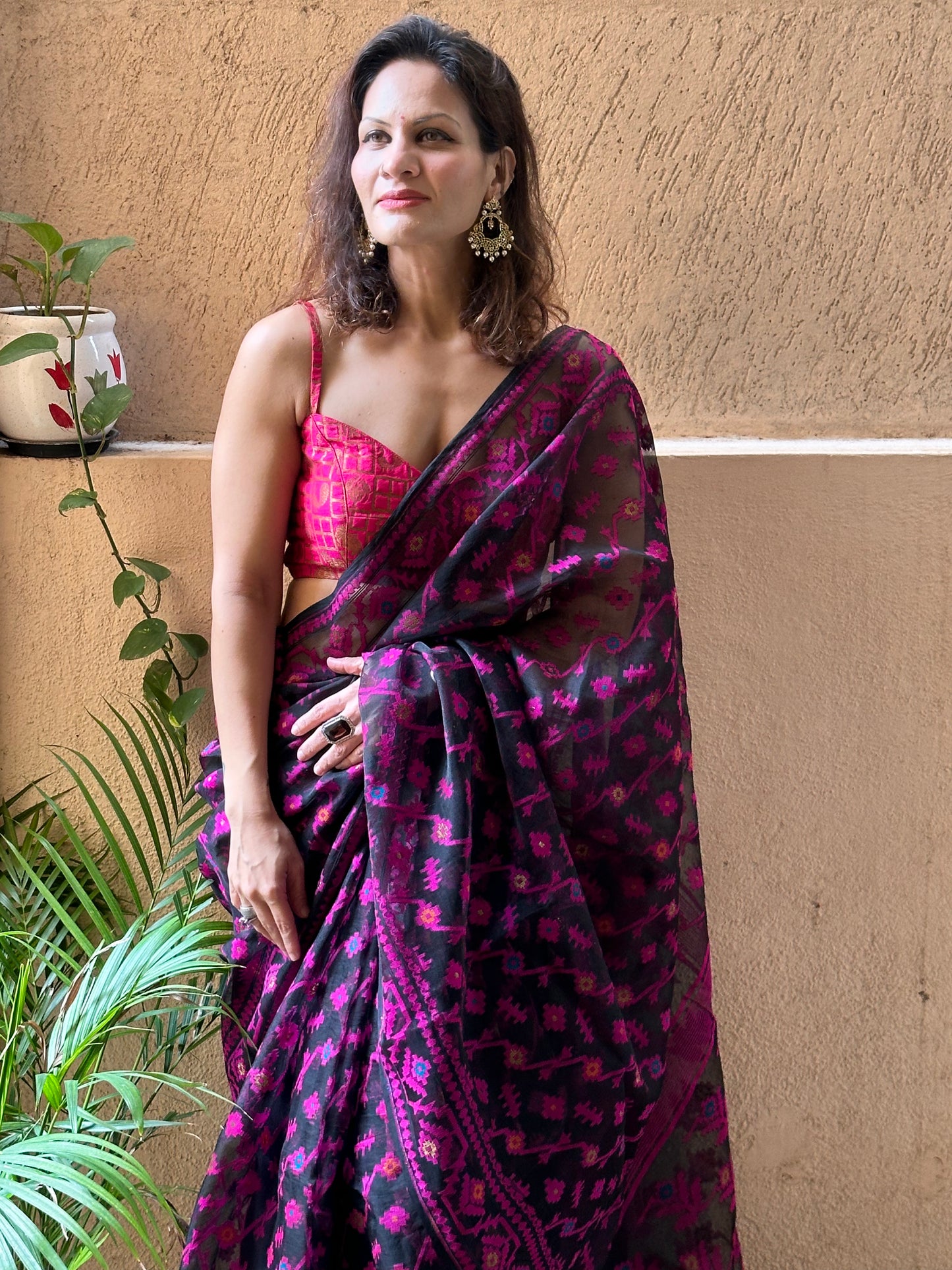 Black & Pink Pure Muslin Silk Handloom Jamdani Sari