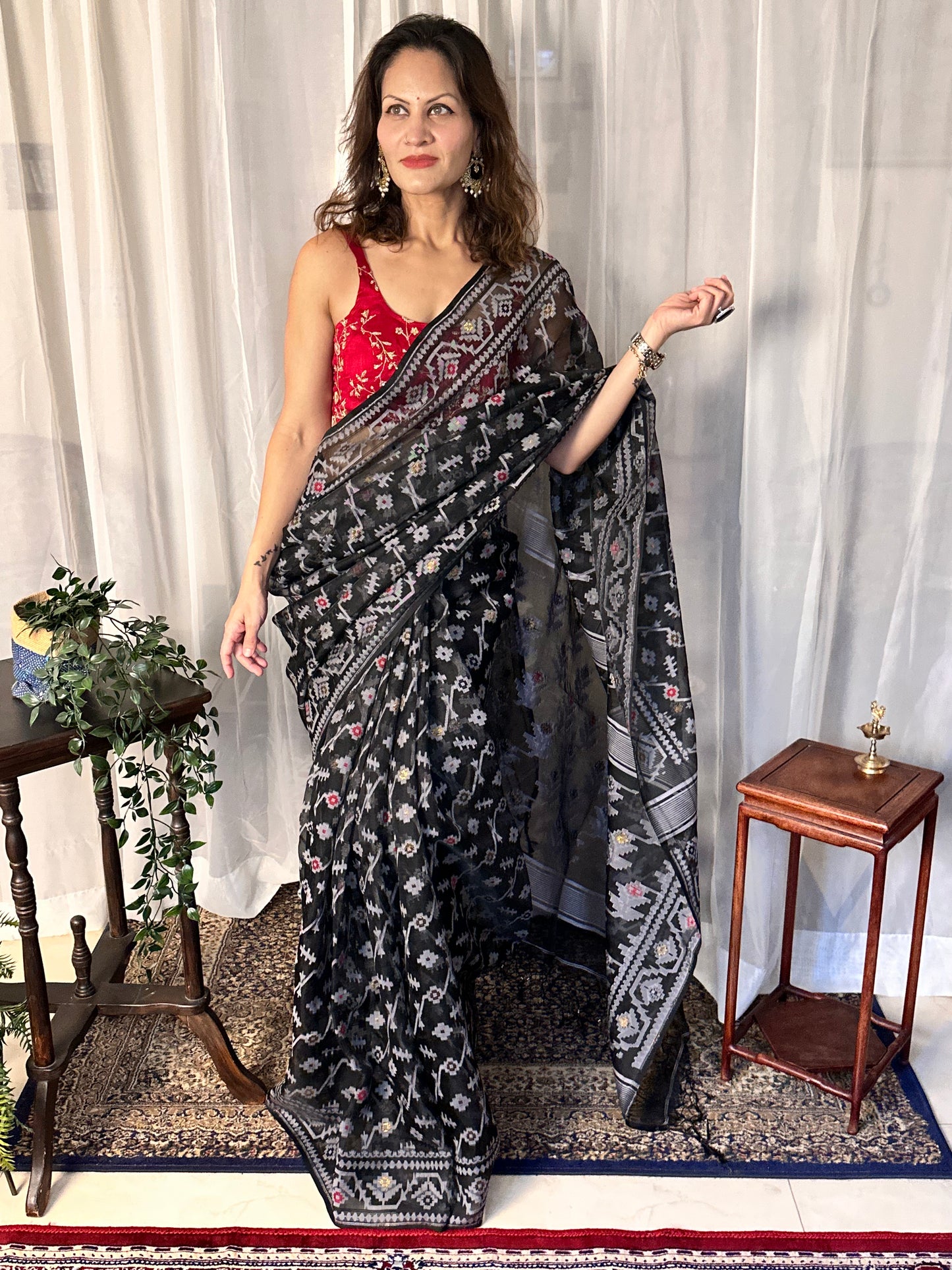 Black & White Pure Muslin Silk Handloom Jamdani Sari