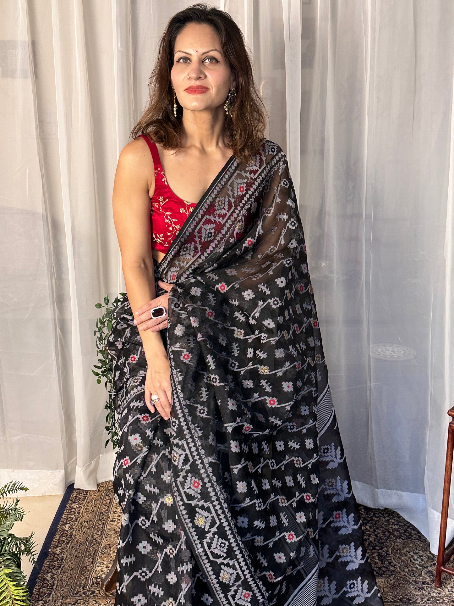 Black & White Pure Muslin Silk Handloom Jamdani Sari