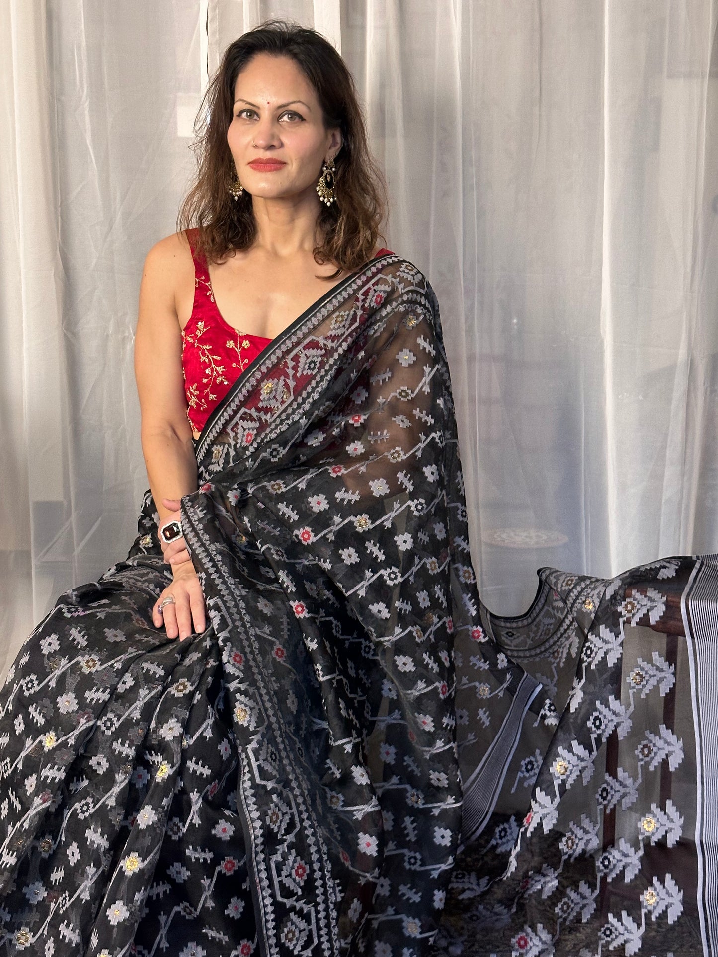 Black & White Pure Muslin Silk Handloom Jamdani Sari