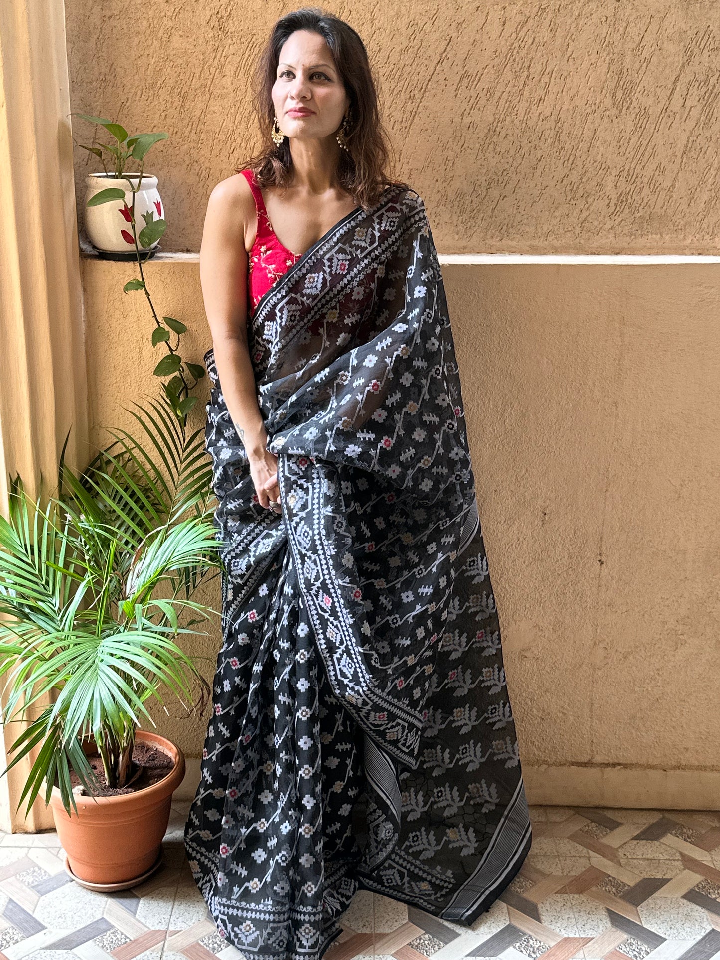 Black & White Pure Muslin Silk Handloom Jamdani Sari