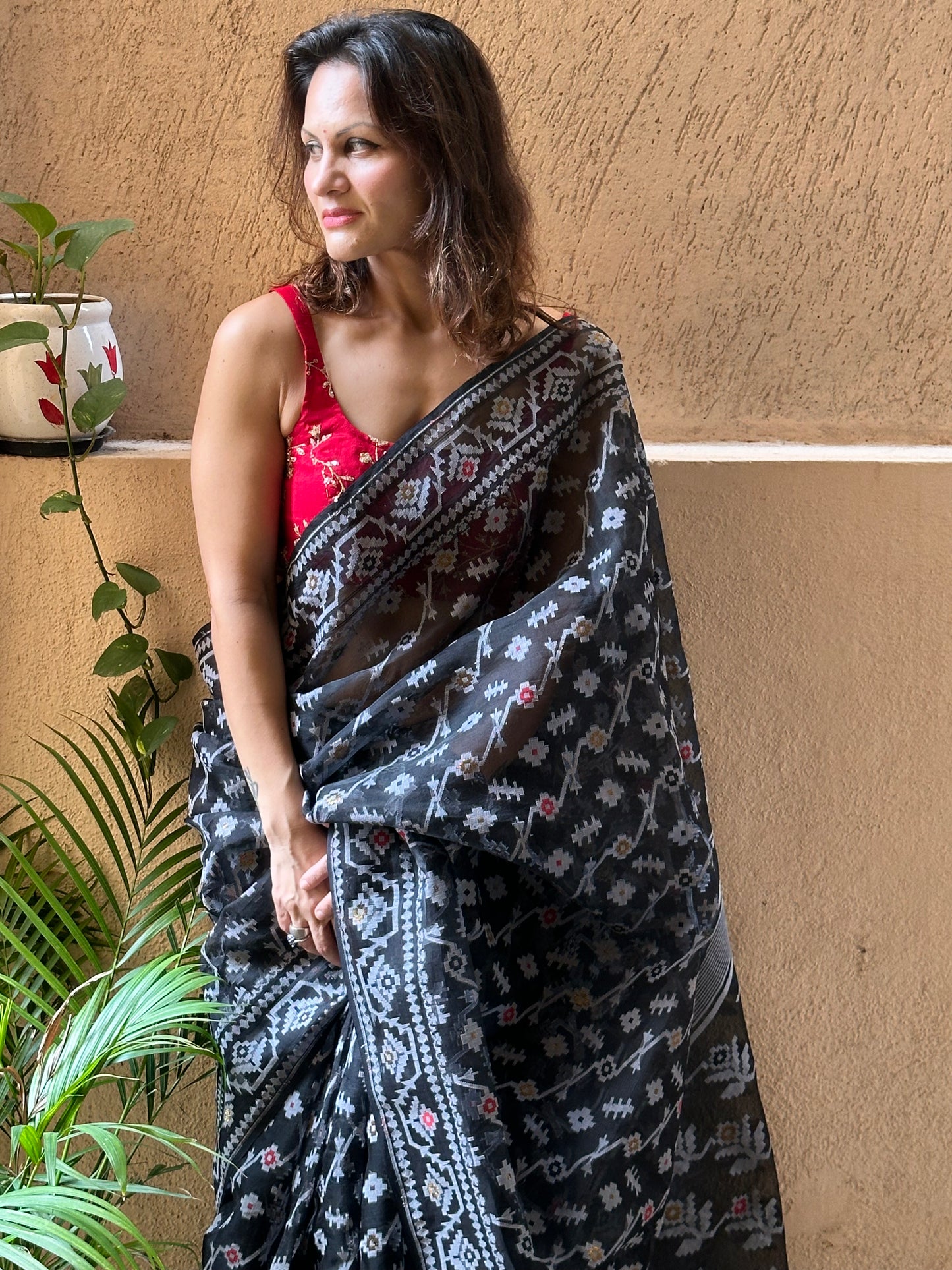 Black & White Pure Muslin Silk Handloom Jamdani Sari