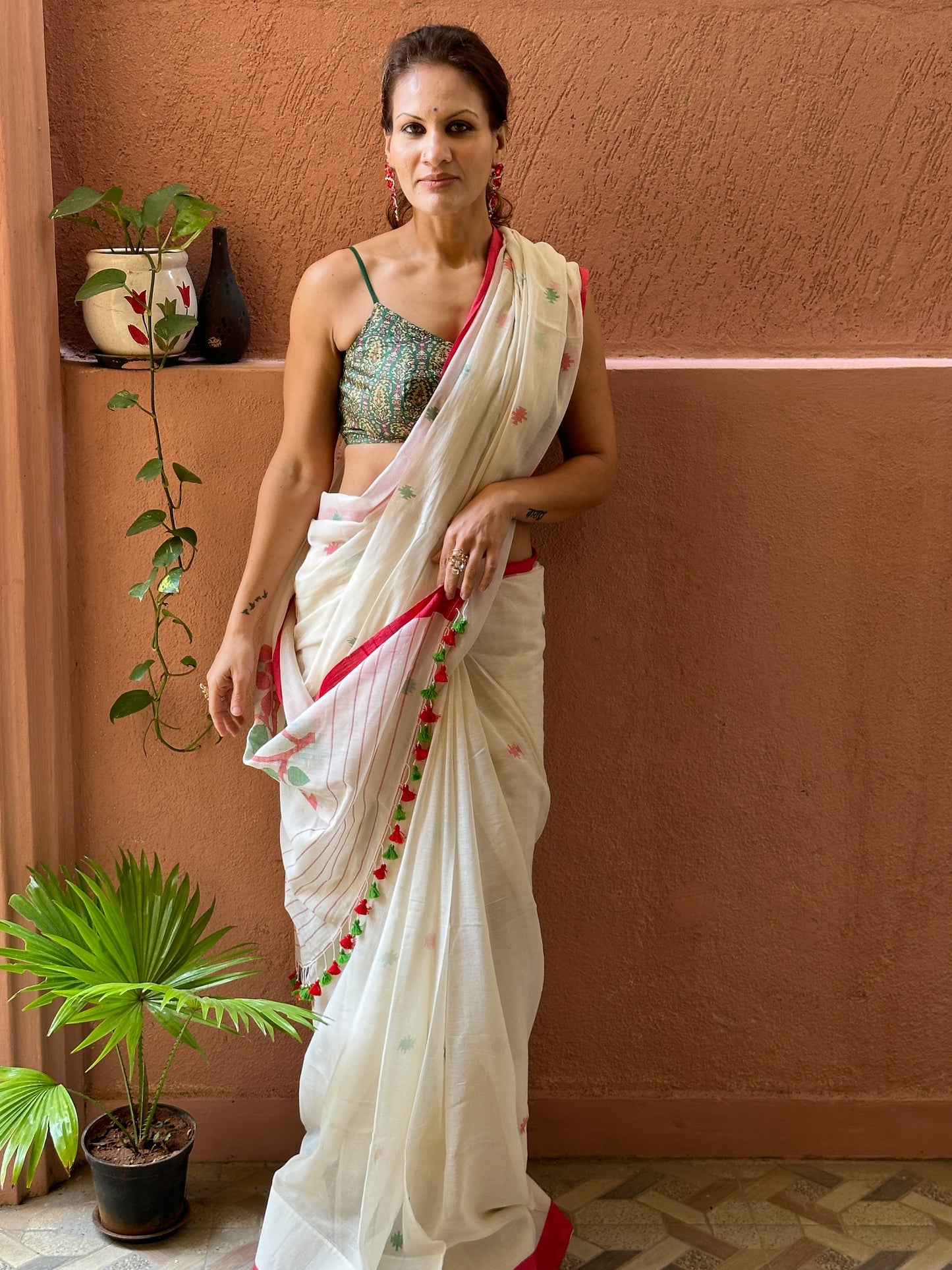 Cream Hand Spun Pure Fine Cotton Jamdani with Intricate Needlework