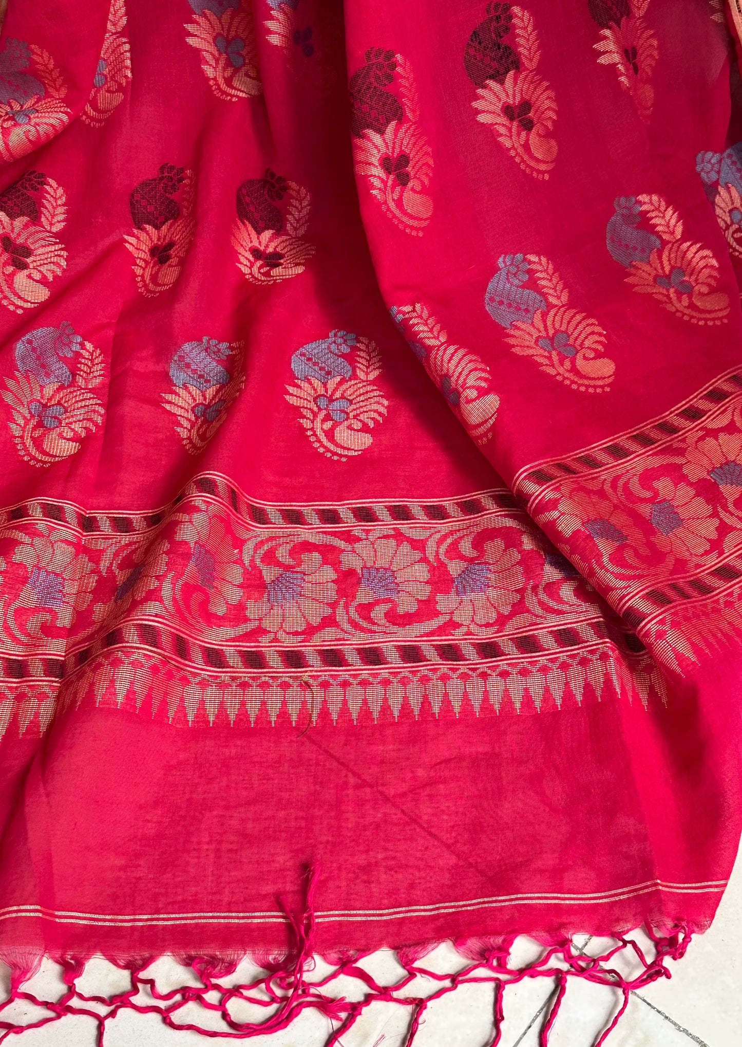 Pure Cotton Handloom Super Soft Jamdani with Woven Motifs - Raahini