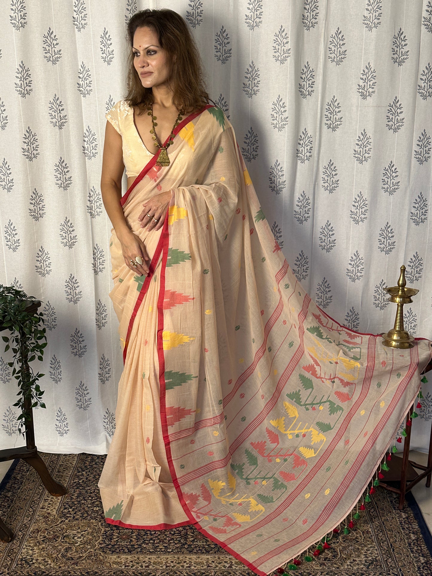 Peachy Beige Pure Hand Spun Fine Cotton Jamdani Saree with Intricate Needlework