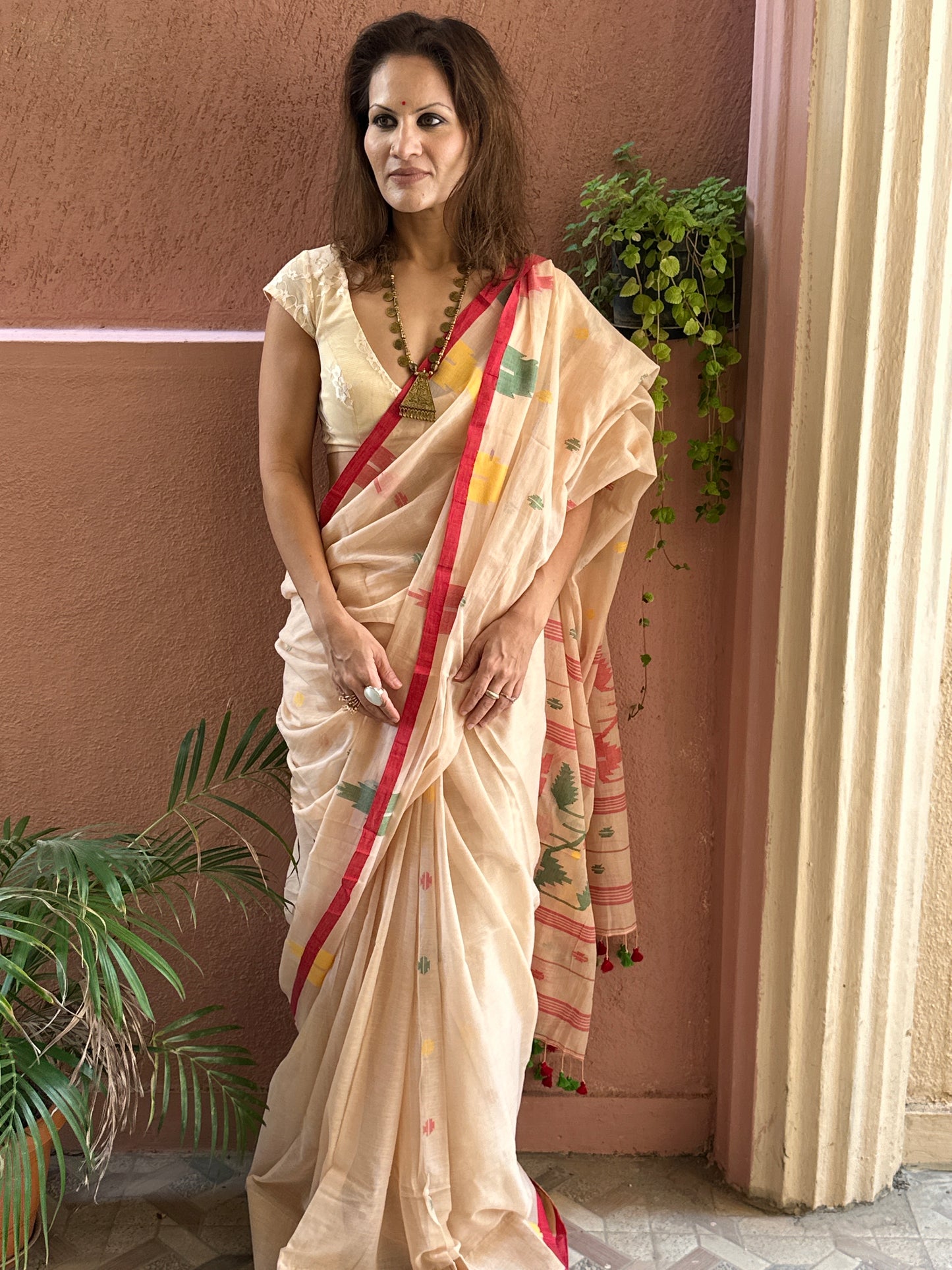 Peachy Beige Pure Hand Spun Fine Cotton Jamdani Saree with Intricate Needlework