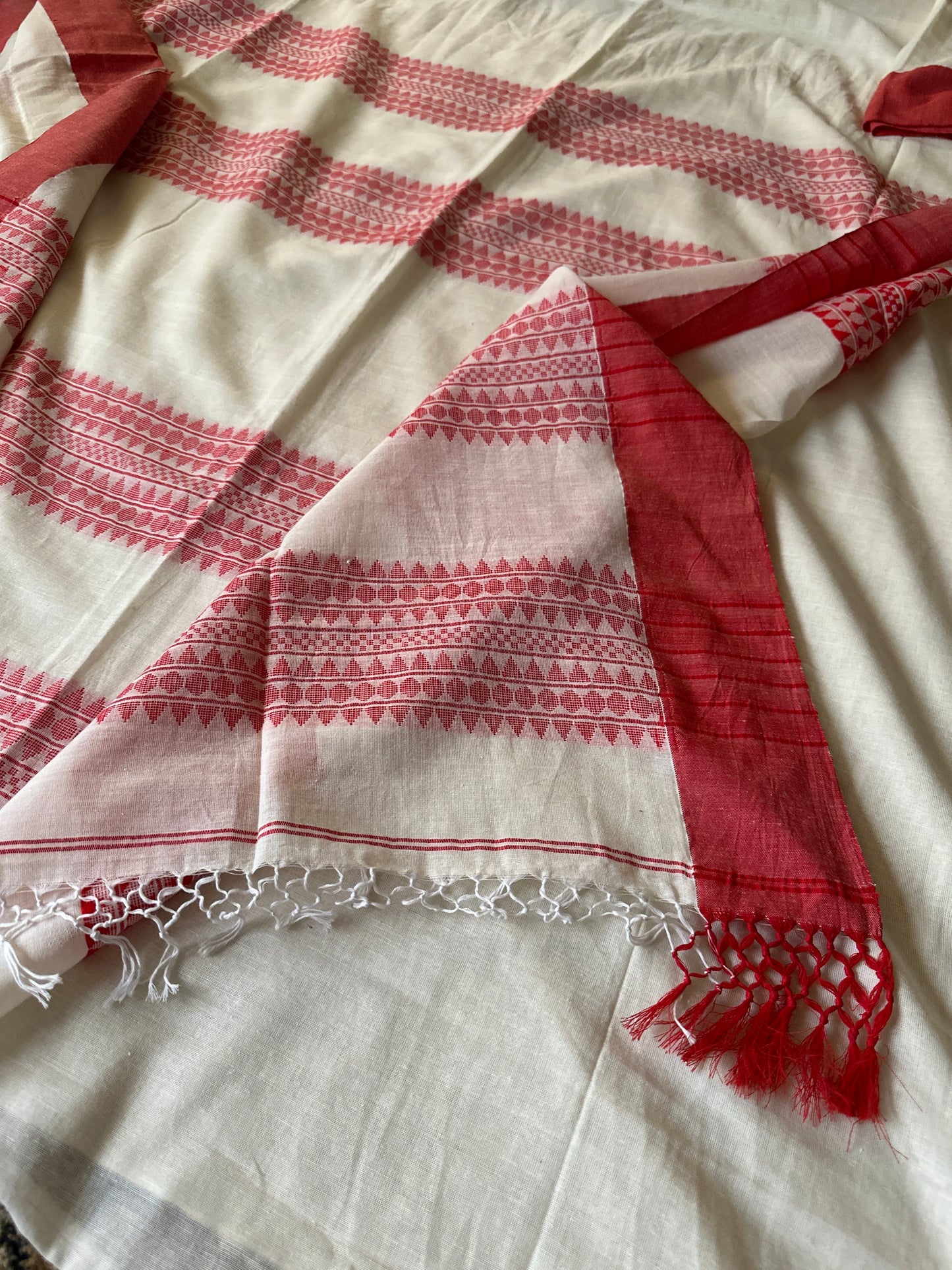 Cream Soft Handloom Cotton Saree with Red Border