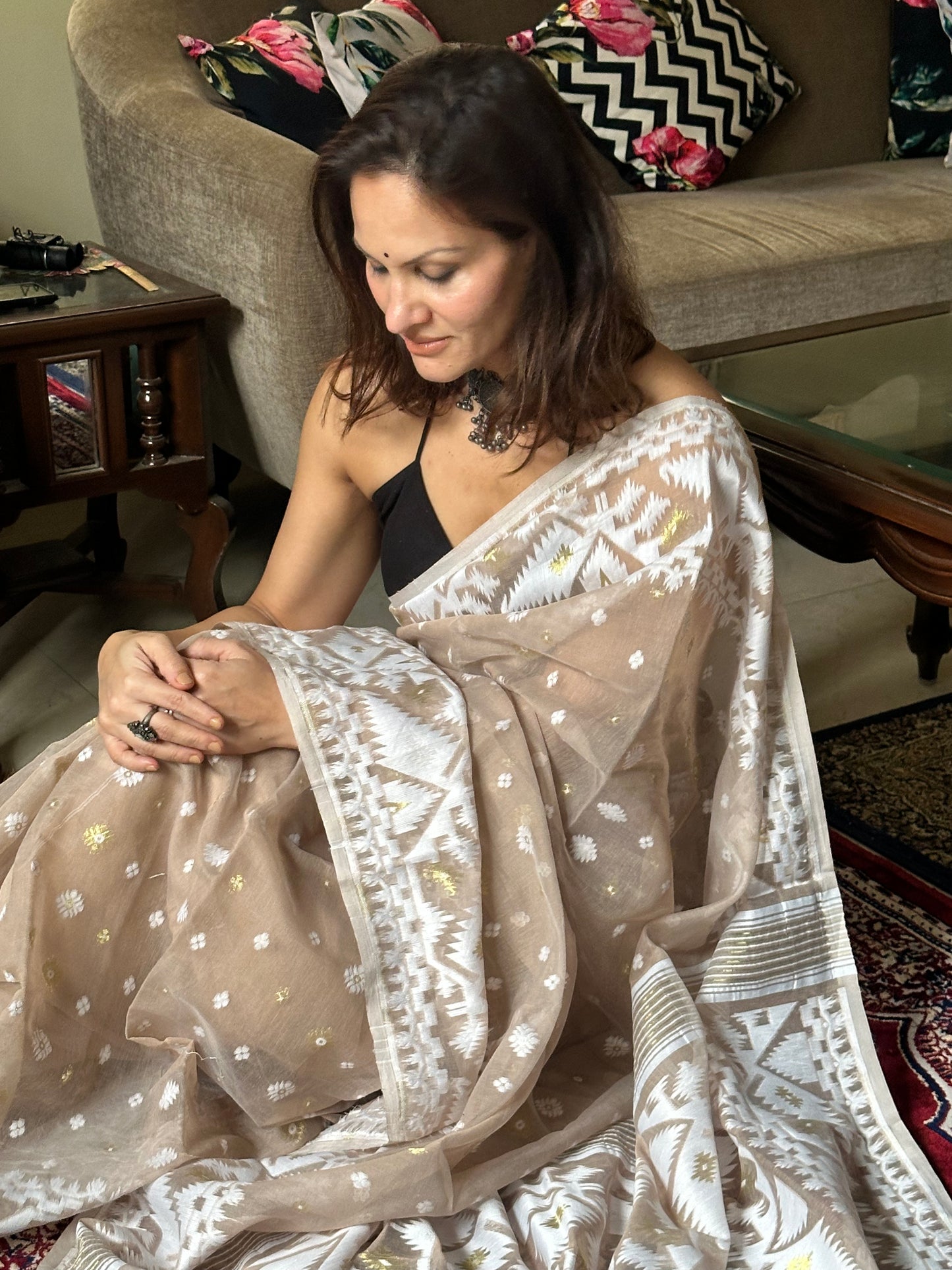 Beige Jacquard Weaving Cotton Silk Jamdani Sari - Raahini