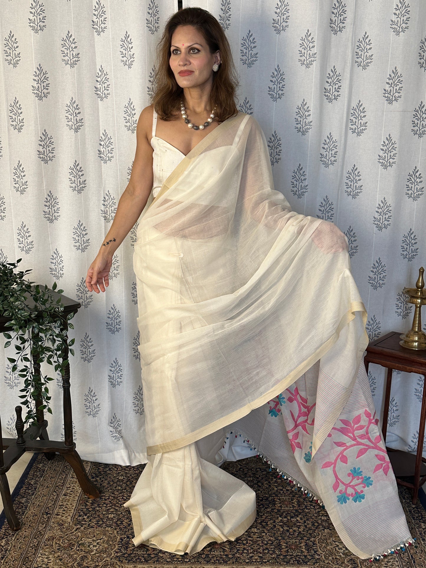 Cream Hand Spun Pure Fine Cotton Jamdani Sari with Intricate Needlework