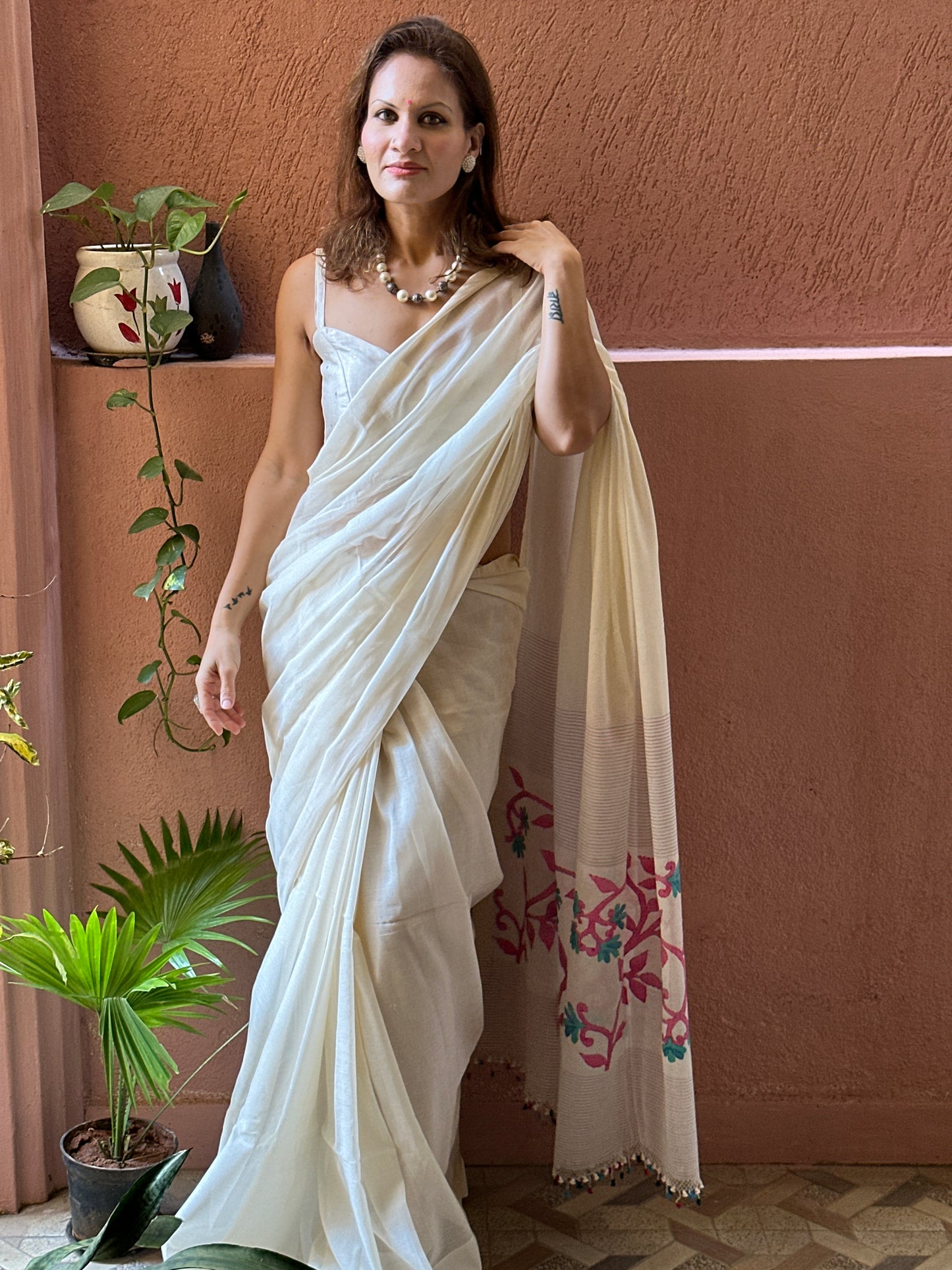 Cream Hand Spun Pure Fine Cotton Jamdani Sari with Intricate Needlework