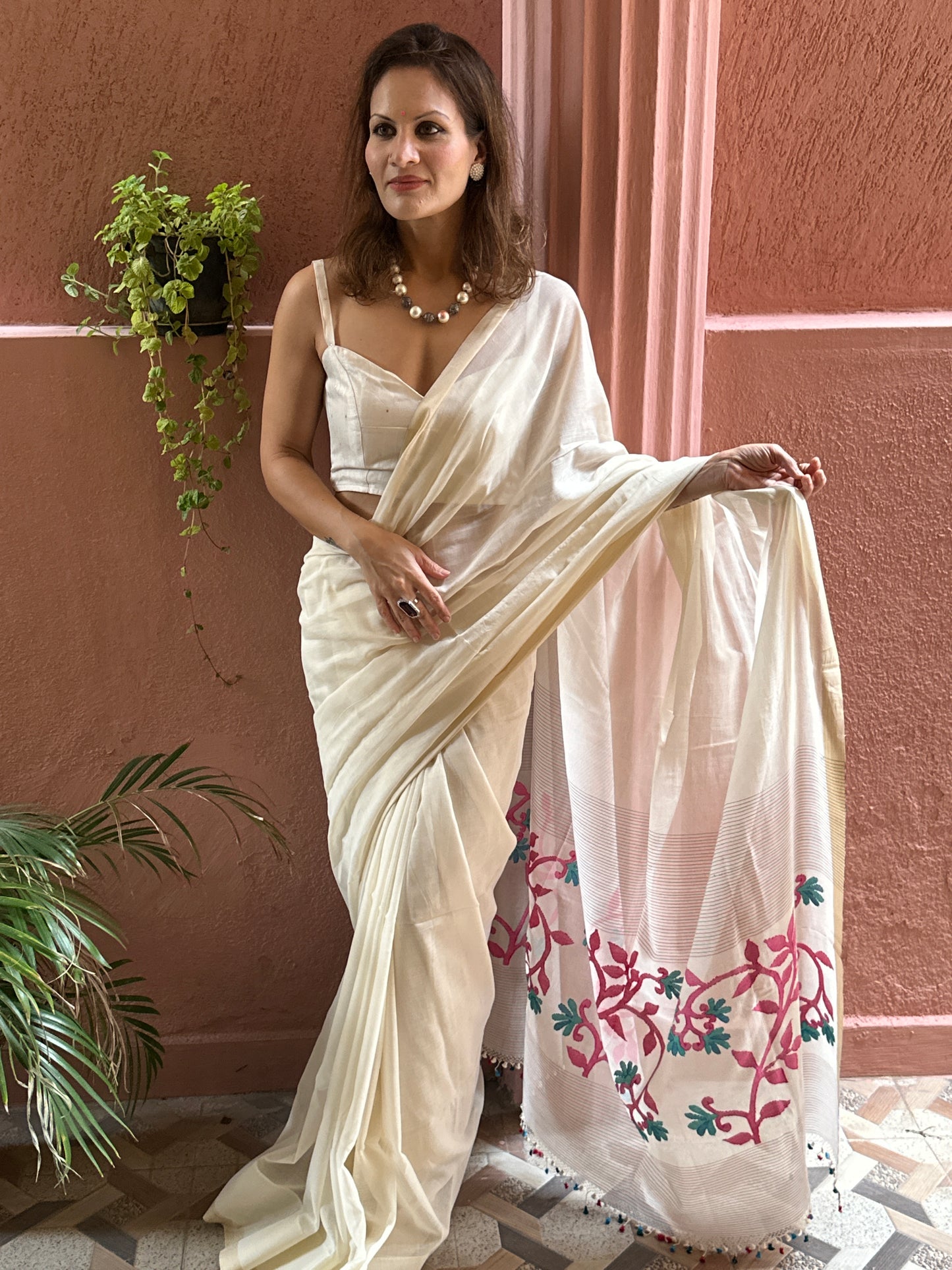 Cream Hand Spun Pure Fine Cotton Jamdani Sari with Intricate Needlework