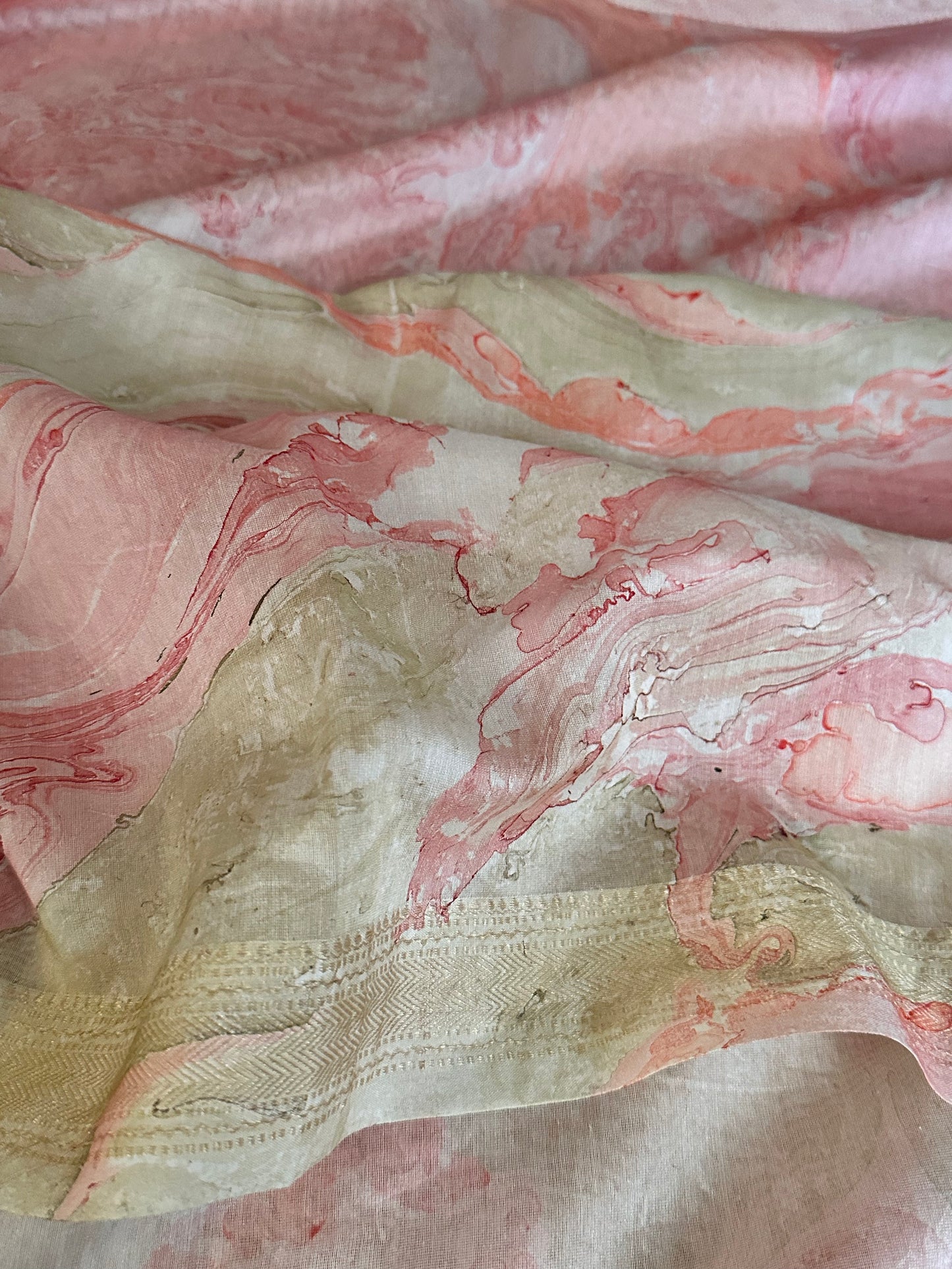 Pink & White Hand Dyed Maheshwari Sari with Marble Hand Print