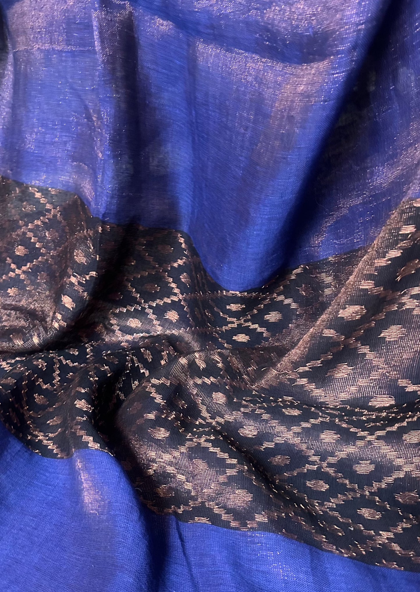 Handloom Linen Tissue with Contrast Zari Woven Pallu - Raahini