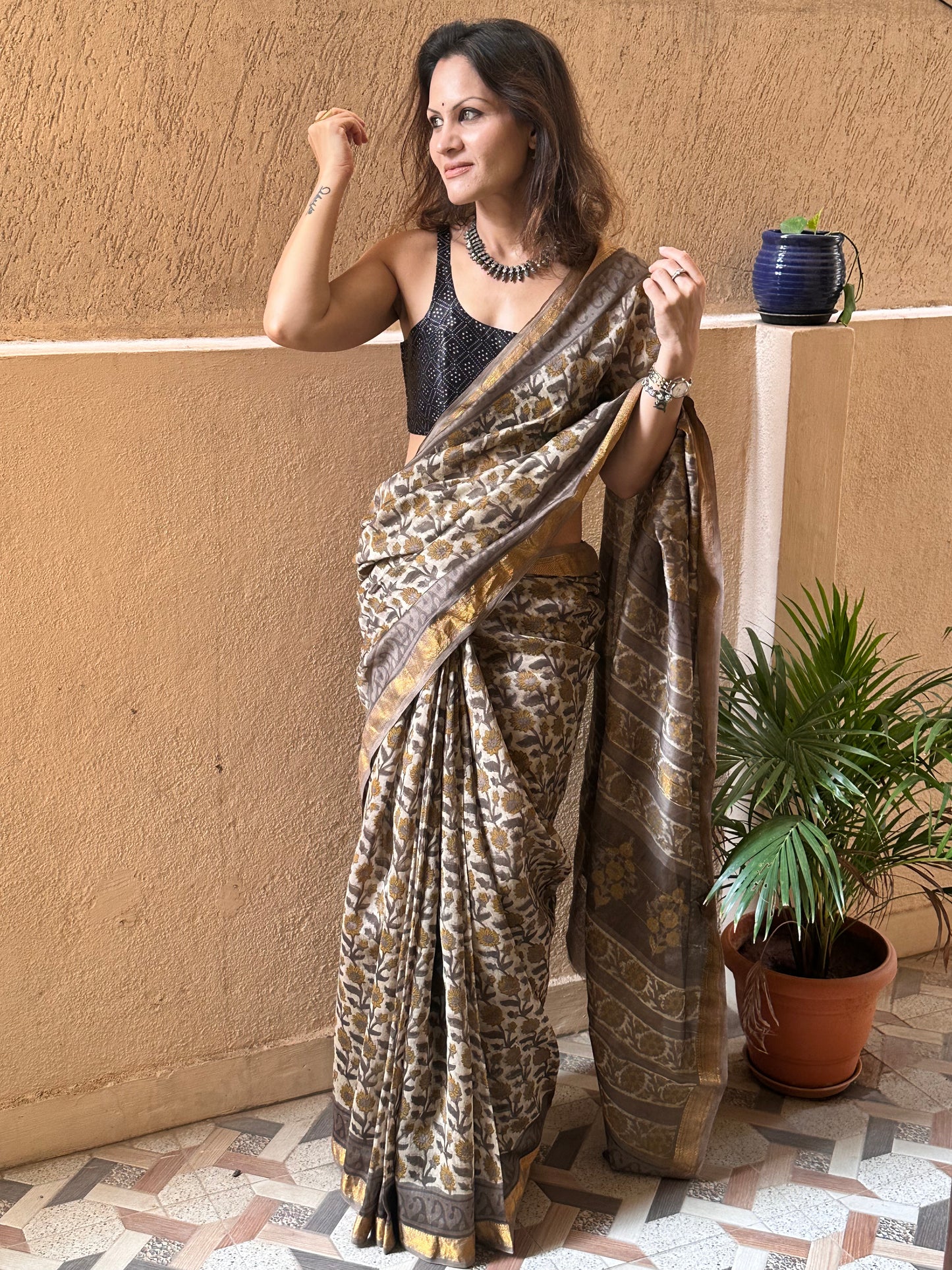 Gray Natural Vanaspati Block Print Maheshwari Sari with Zari Border