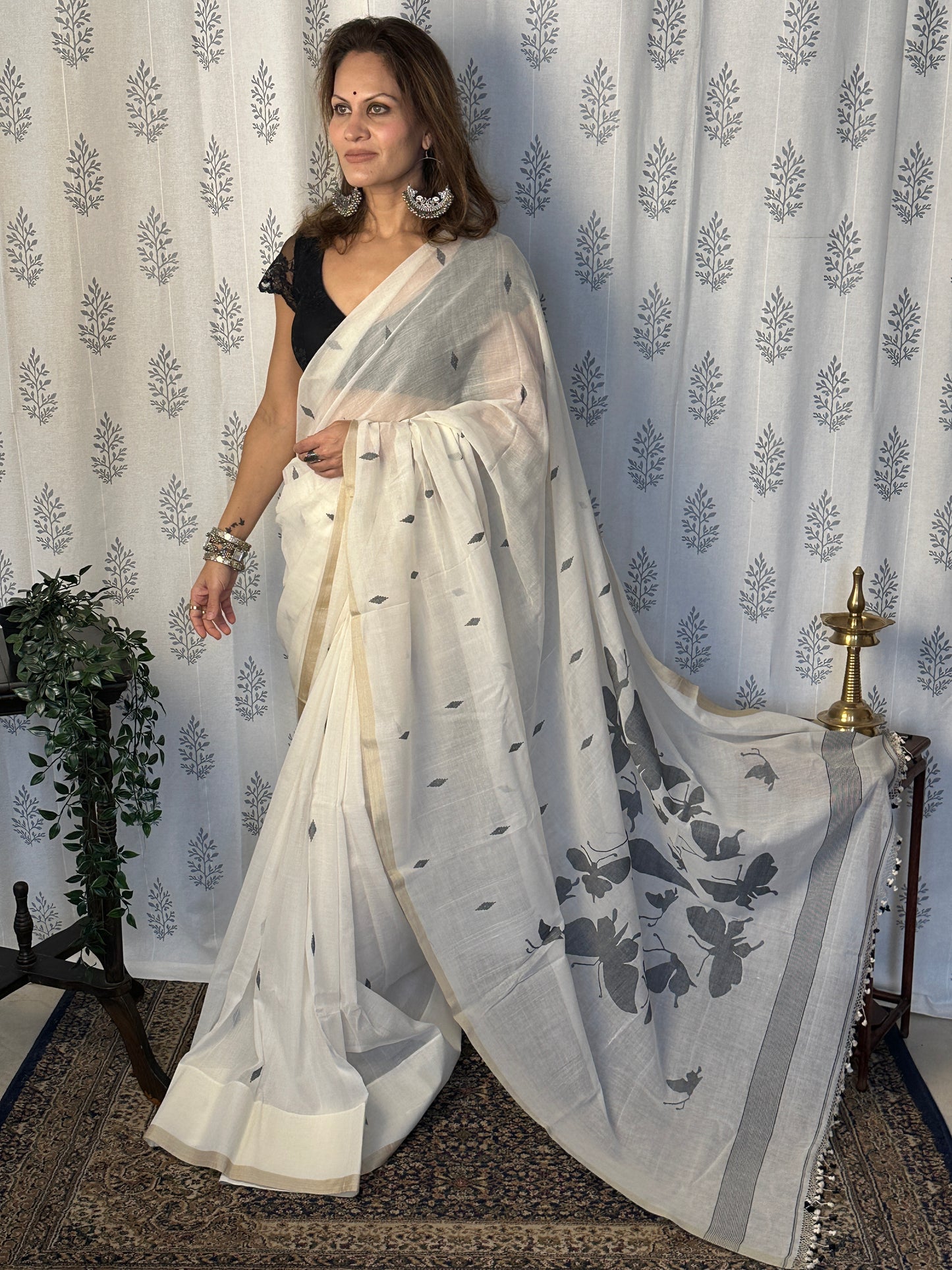 White Hand Spun Pure Fine Cotton Jamdani Sari with Black Woven Butterflies