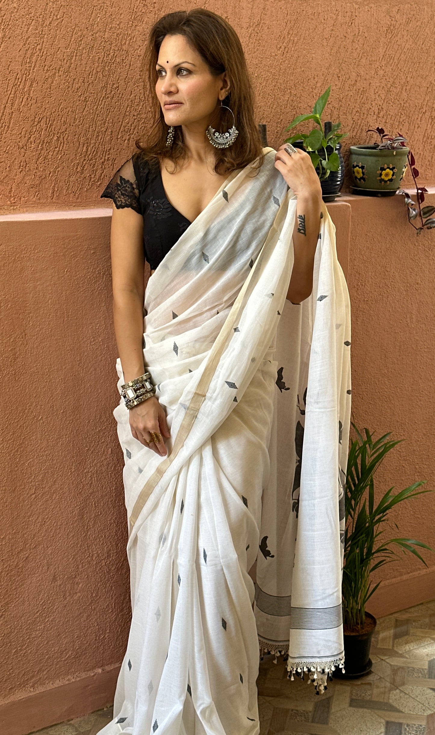 White Hand Spun Pure Fine Cotton Jamdani Sari with Black Woven Butterflies