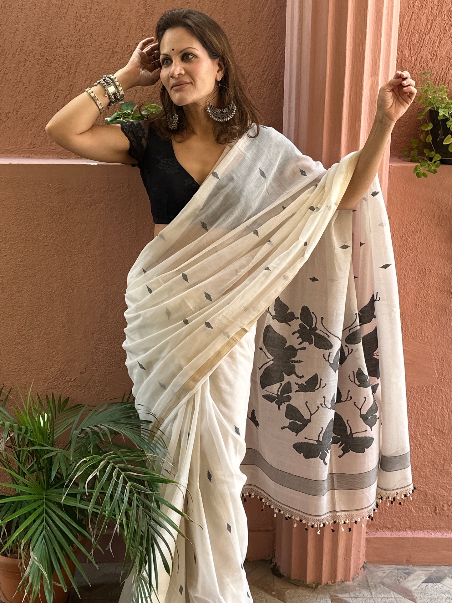 White Hand Spun Pure Fine Cotton Jamdani Sari with Black Woven Butterflies