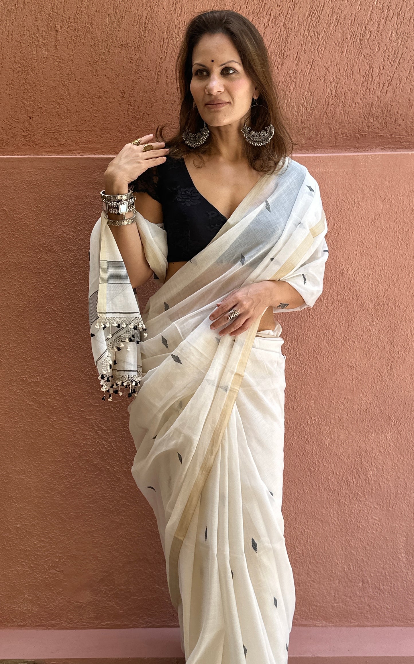 White Hand Spun Pure Fine Cotton Jamdani Sari with Black Woven Butterflies