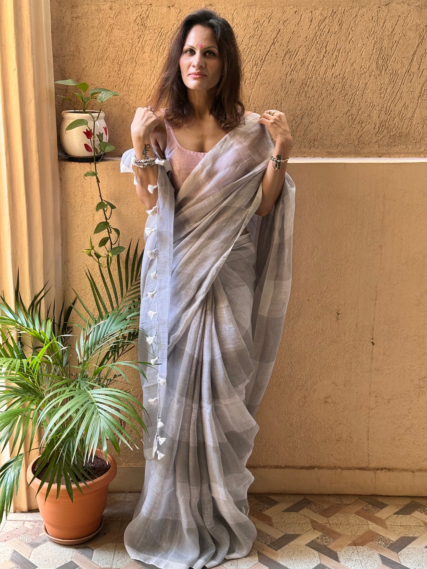 White & Grey Handloom Pure Linen Checks Sari