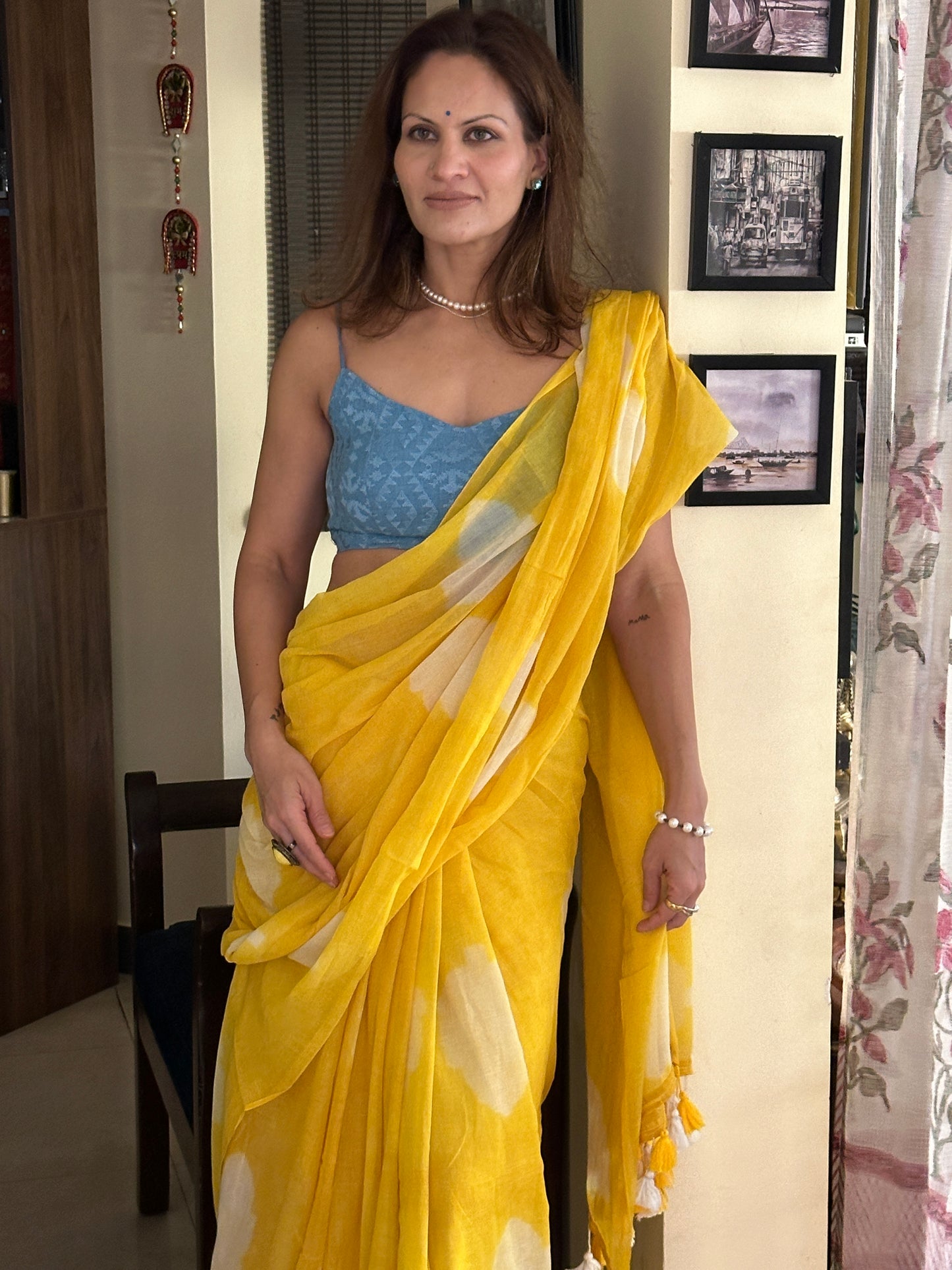 Yellow Pure Mul Mul Cotton Sari with White Leaf Pattern