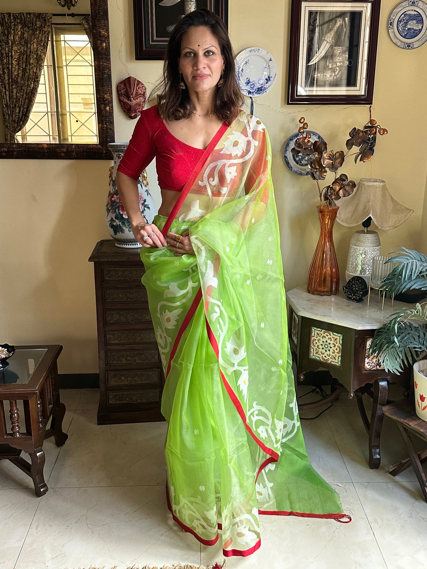 Pure Muslin Silk Jamdani with Intricate Needle Work - Raahini