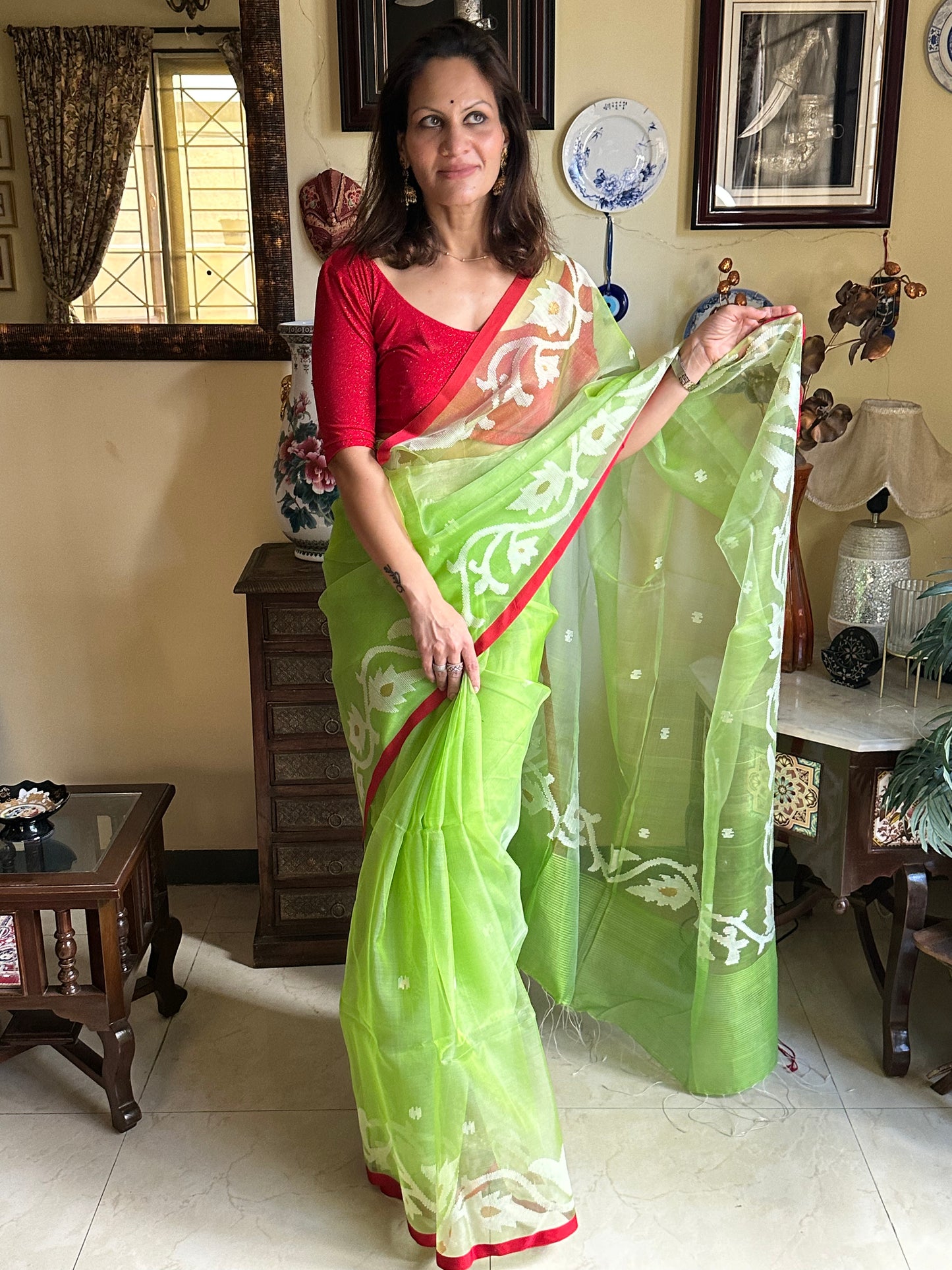 Pure Muslin Silk Jamdani with Intricate Needle Work - Raahini